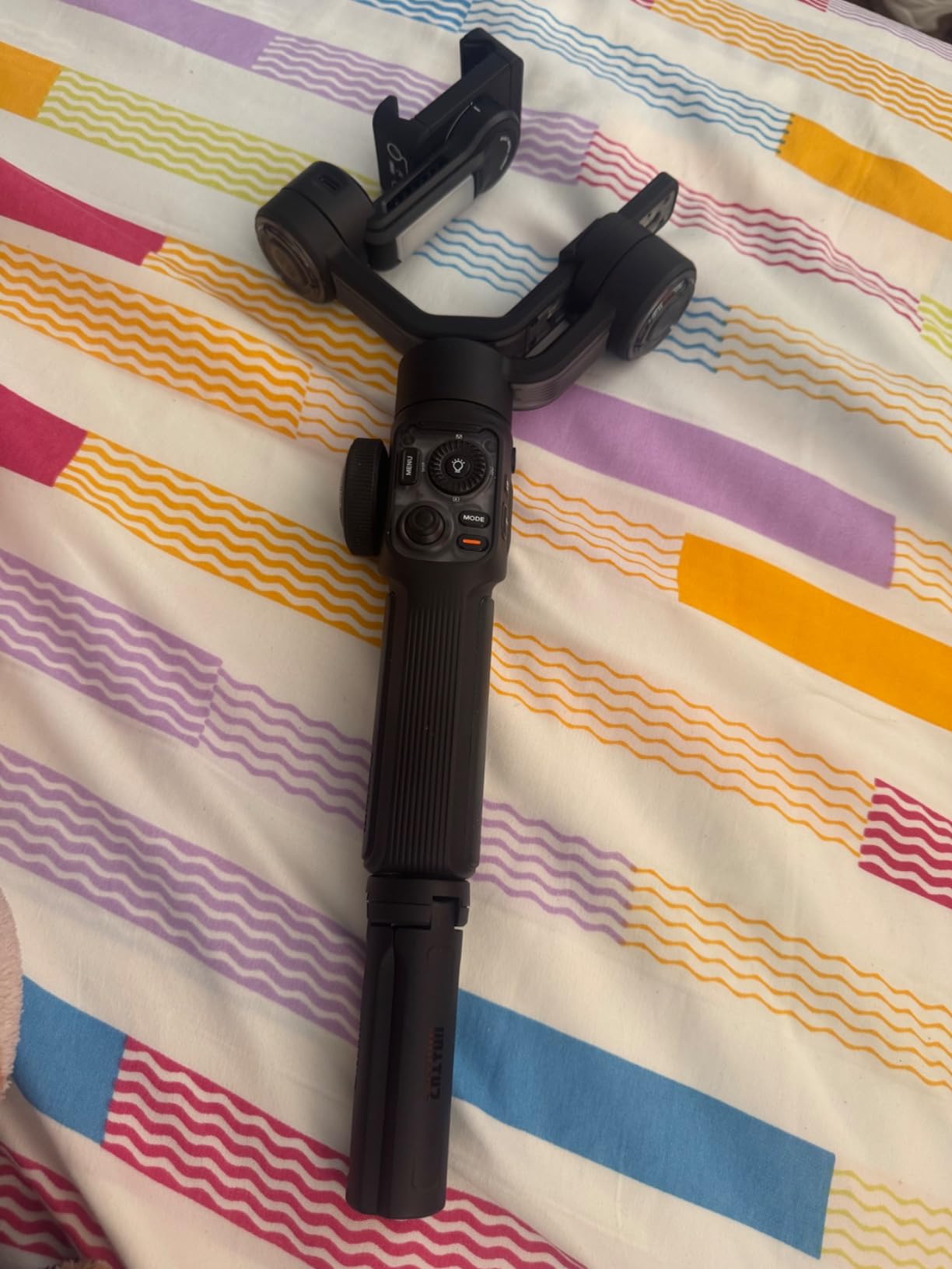Zhiyun Smooth 5S AI [Official] 3-Axis Gimbal Stabilizer for Smartphone, iPhone Gimbal with Built-in Fill Light, Tripod, Phone Stabilizer for Video Recording Supports Gesture Control, 360 Degree Inception customer photo 1