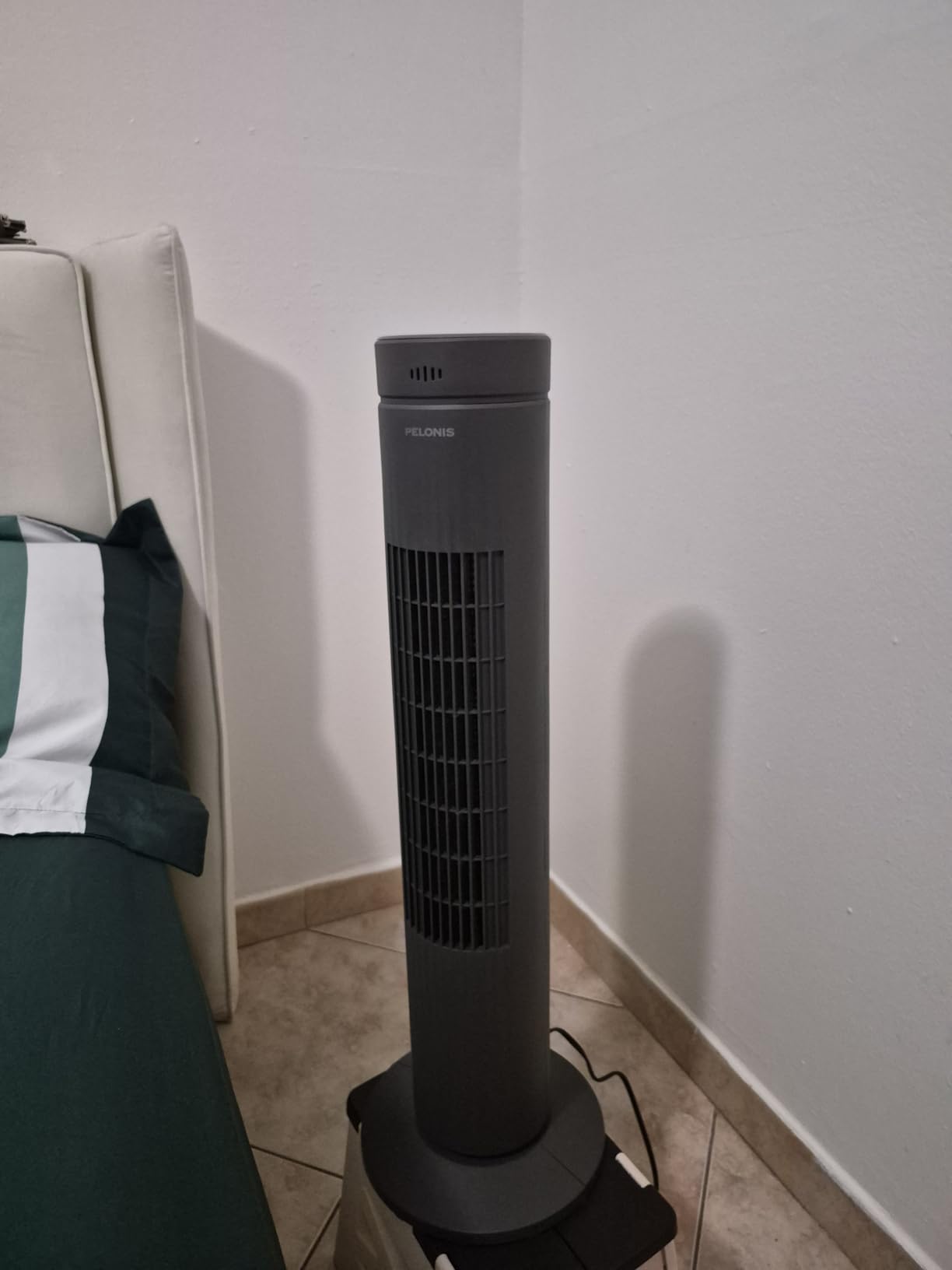 PELONIS 30-Inch Oscillating Tower Fan for Bedroom - 3 Speed, Quiet Tower Fan with Remote Control, Small Fan, 7-Hour Timer - ETL Certified, Black customer photo 2