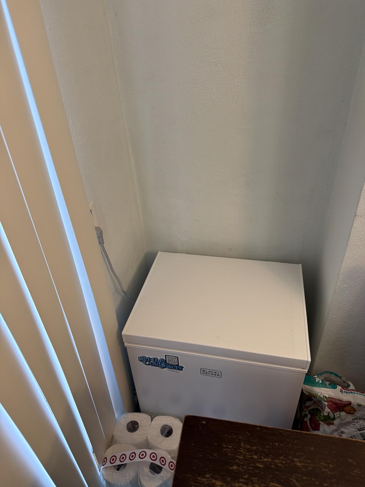 BLACK+DECKER 16.2 Cu. Ft. Chest Freezer, R600a Refrigerant, BCF1620E, White - Deep Freezer with Top Opening, 2 Removable Storage Baskets, Mechanical Temperature Control, Manual Defrost customer photo 1
