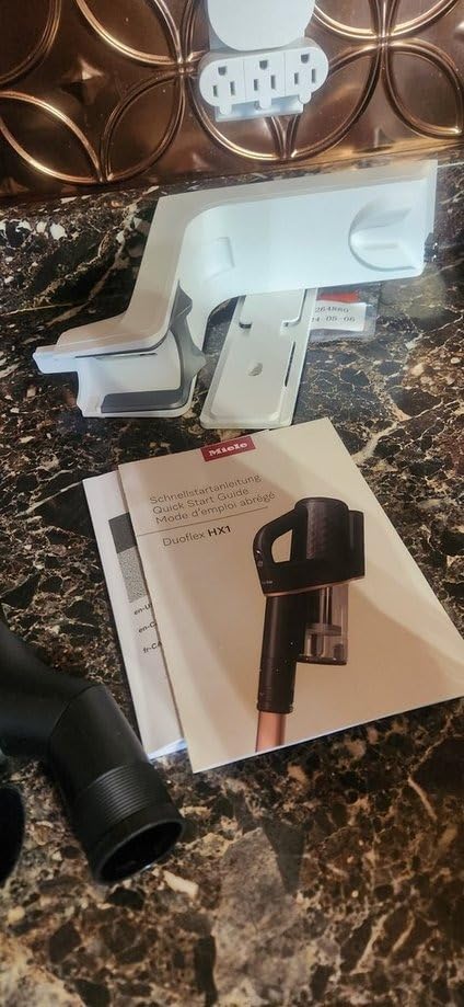 Miele Duoflex Total Care Cordless Bagless Stick Vacuum with 4 Attachable Brushes, Obsidian Black / Rose Gold customer photo 1