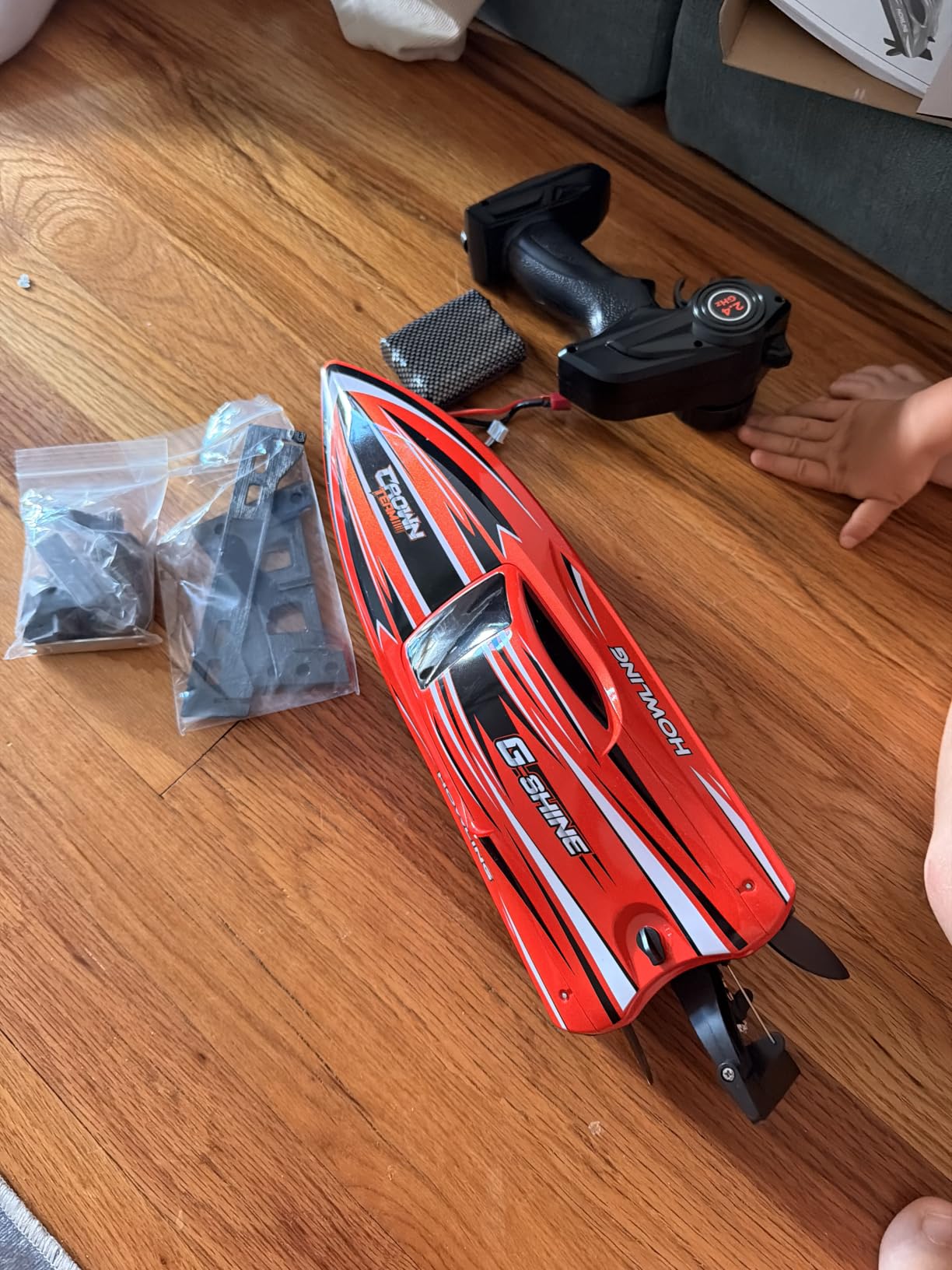 BEZGAR RC Boat, 16 inch Big Brushless Remote Control Boat for Adults and Kids, 55 KPH Large Fast RC Speed Boats with 2000mAh Battery - HJ818PRO Red customer photo 1