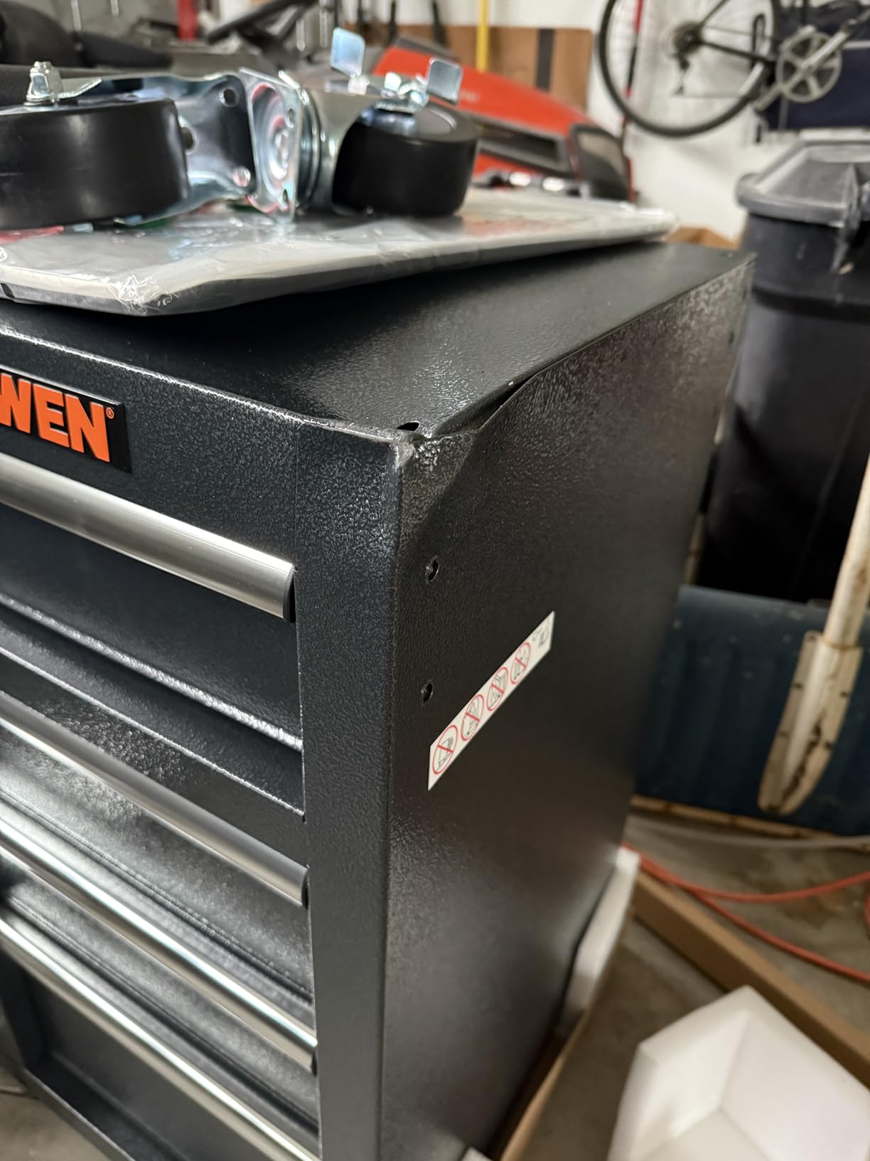 WEN 42-Inch Premium Tool Chest with Heavy Duty 21-Gauge Powder-Coated Steel Construction and Onboard Charging Station (GG421T) customer photo 1