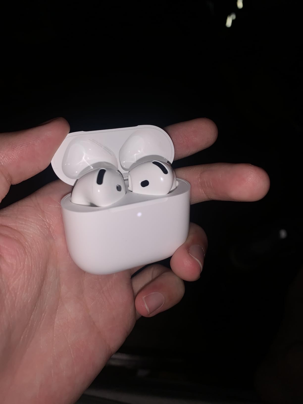 AirPods 4 Wireless Earbuds, Bluetooth Headphones, Personalized Spatial Audio, Sweat and Water Resistant, USB-C Charging Case, H2 Chip, Up to 30 Hours of Battery Life customer photo 1