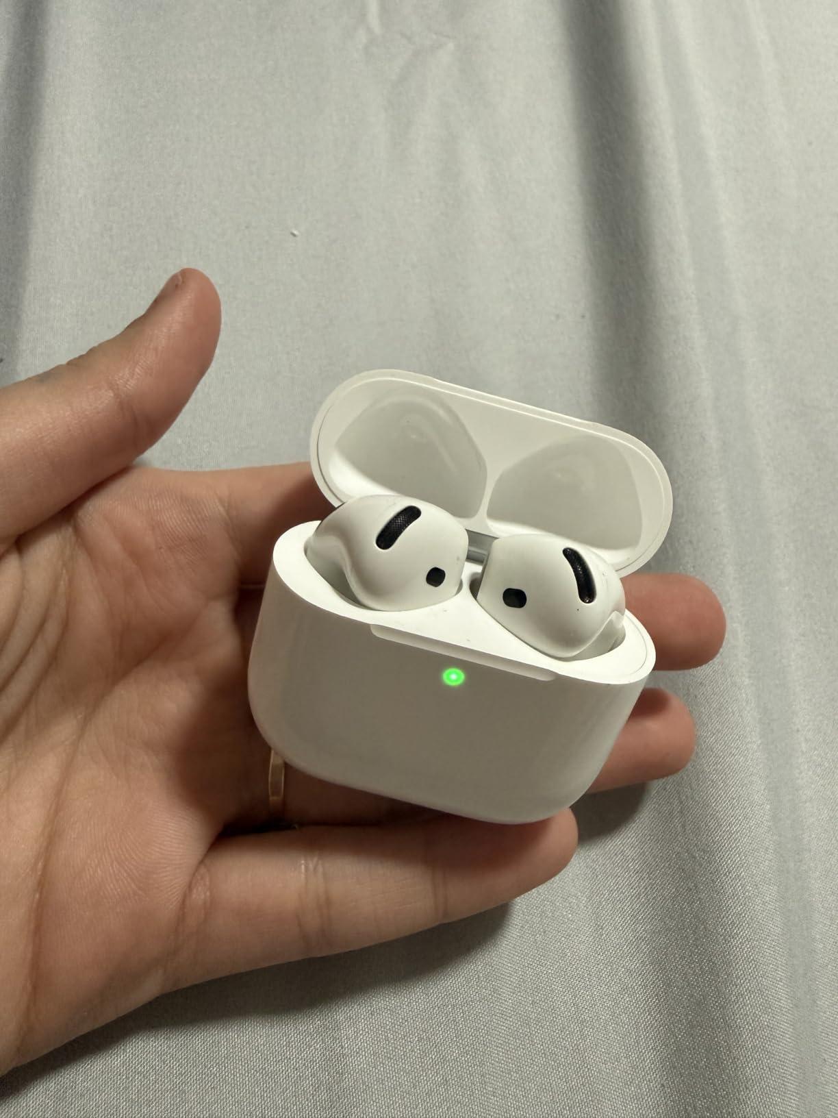AirPods 4 Wireless Earbuds, Bluetooth Headphones, Personalized Spatial Audio, Sweat and Water Resistant, USB-C Charging Case, H2 Chip, Up to 30 Hours of Battery Life customer photo 2