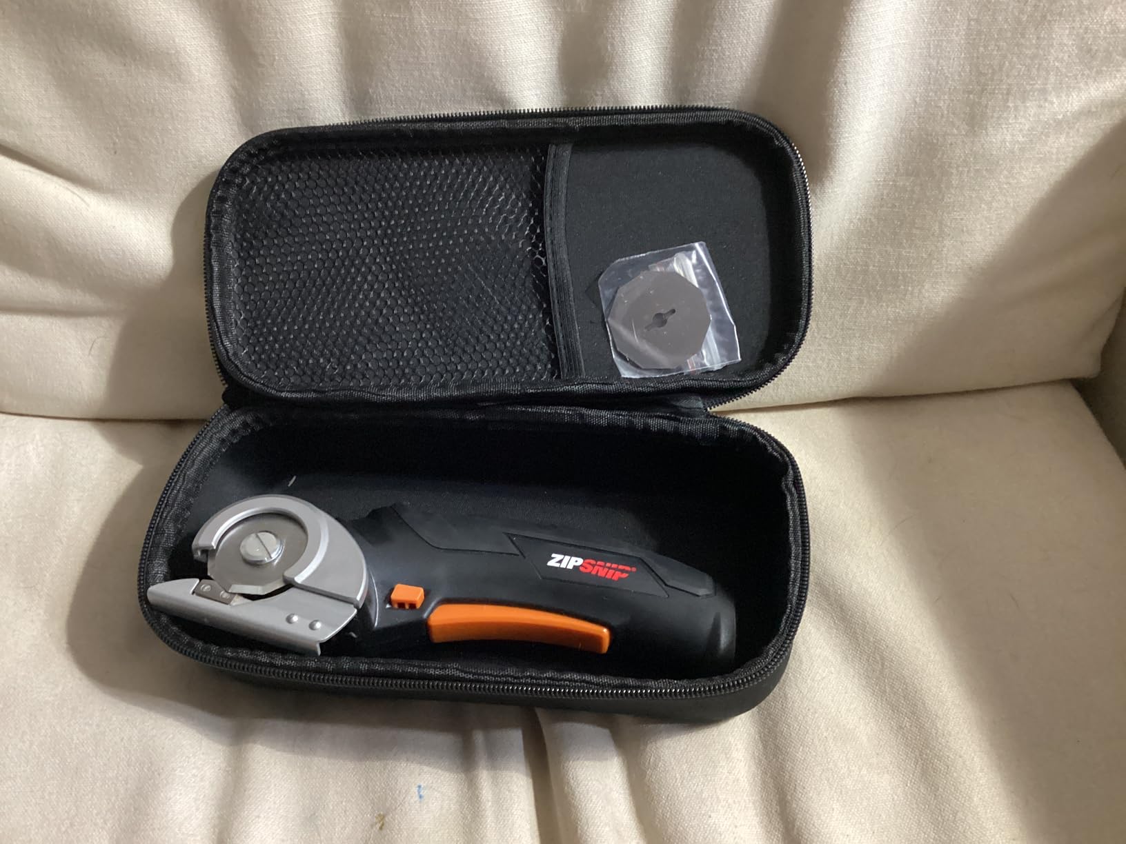 Worx Zipsnip Cordless Electric Scissors, Rechargeable Cardboard Box Cutter, 4V Powerful Fabric Scissors with 2 Safety Blades & Storage Bag WX082L.2 customer photo 1