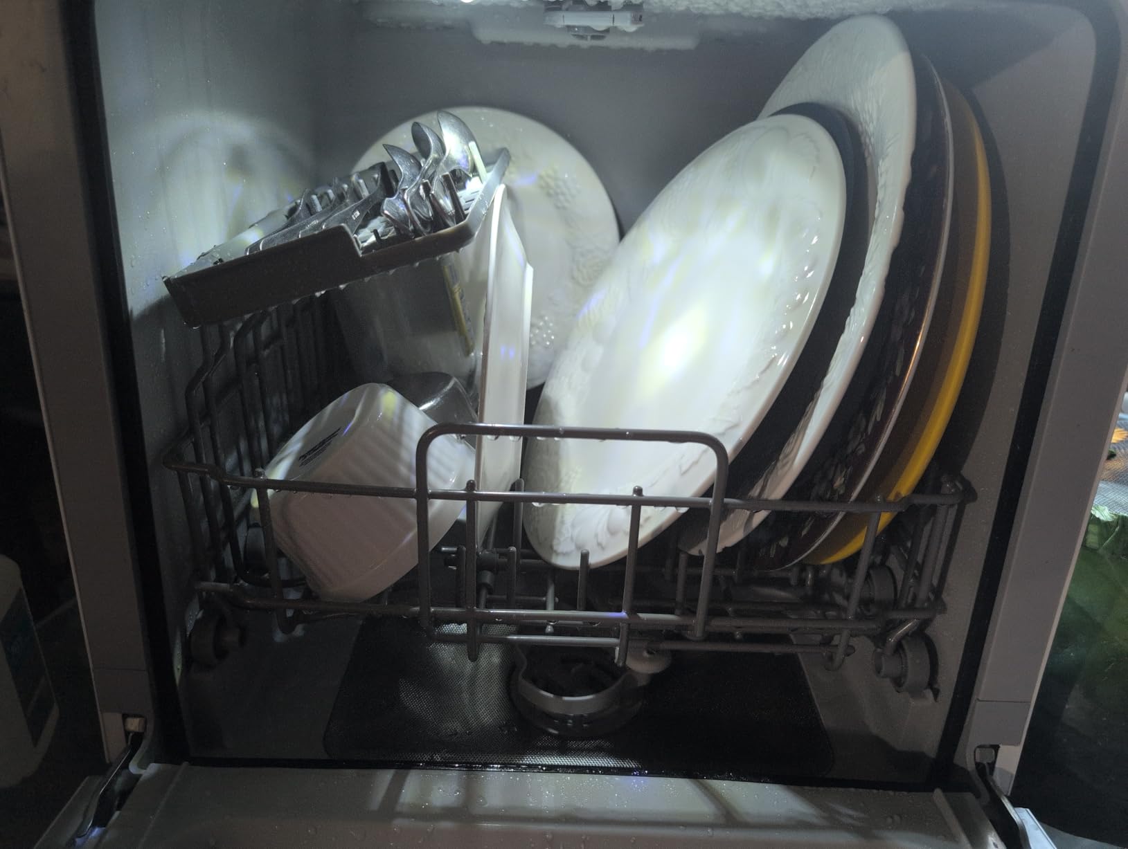 Midea MDC17P2DWW Countertop Dishwasher Portable with 6L(1.59G) Built-in Water Tank, 5+2 Programs, Auto Door Open, Dual Drying System, Energy-Saving and Odor Removal, for Apartments, Dorms& RVs, White customer photo 1