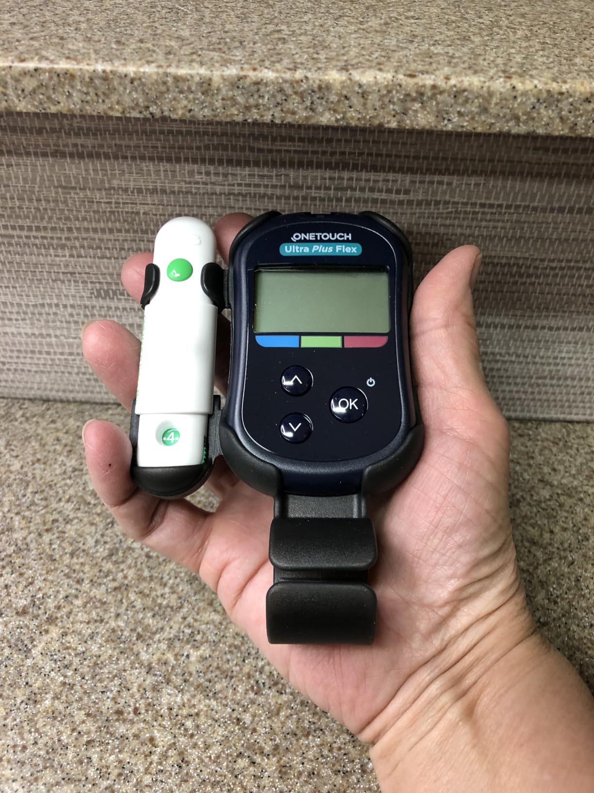 OneTouch Ultra Plus Flex Bonus Kit - Includes Ultra Plus Flex Blood Glucose Meter, 10 Lancets, Lancing Device & Carrying Pouch customer photo 2