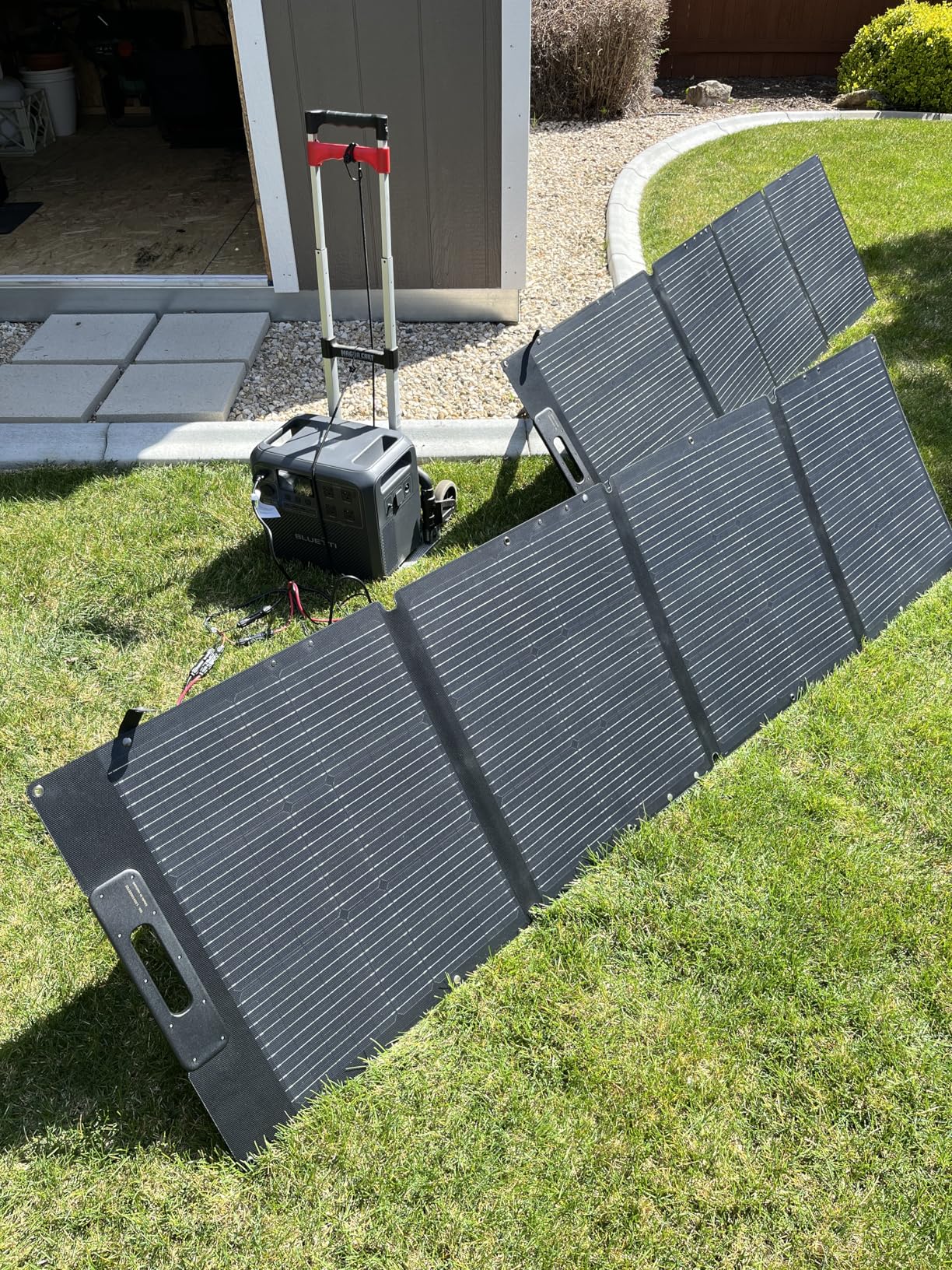 BLUETTI Solar Generator Elite 200 V2 with 200W Solar Panel Included, Portable Power Station 2073.6Wh w/ 4 2600W AC Outlets, 17-Year Lifespan LFP Emergency Power for Home Backup, Power Outages, Camping customer photo 2