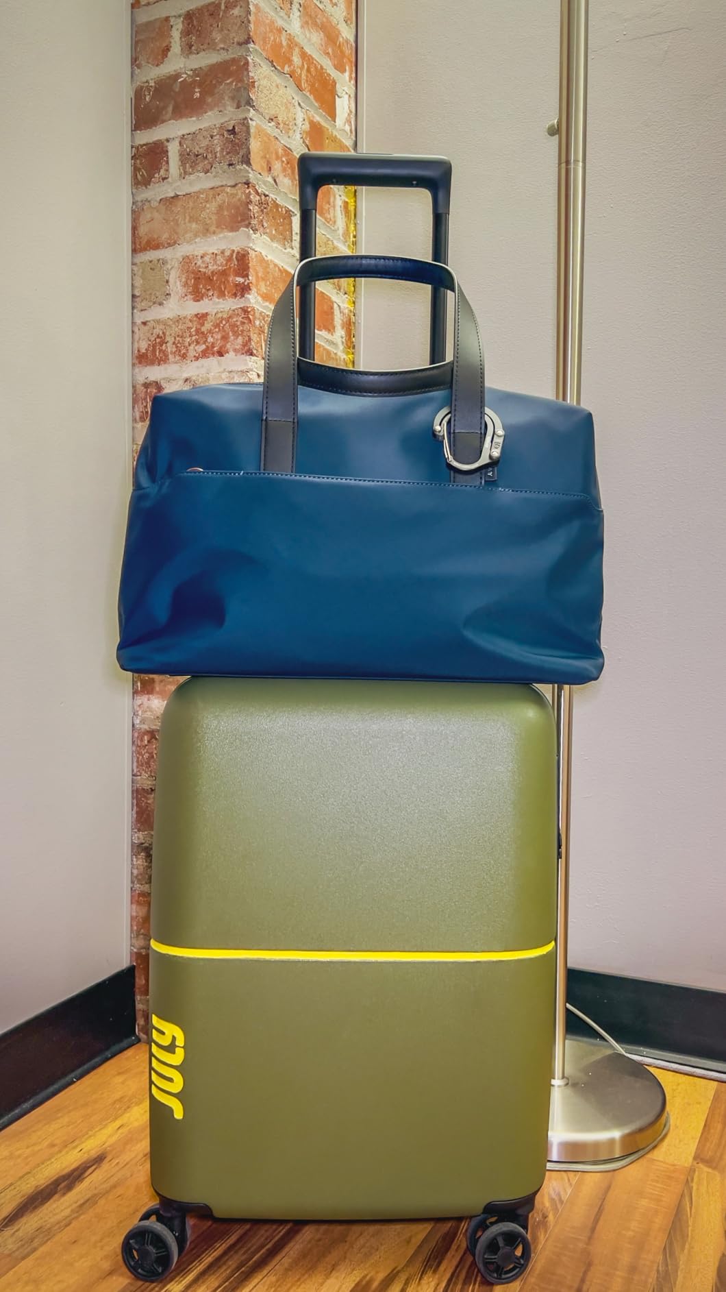 The Everywhere Bag - Airline Approved Carry-On Bag with Padded Laptop Pocket customer photo 1