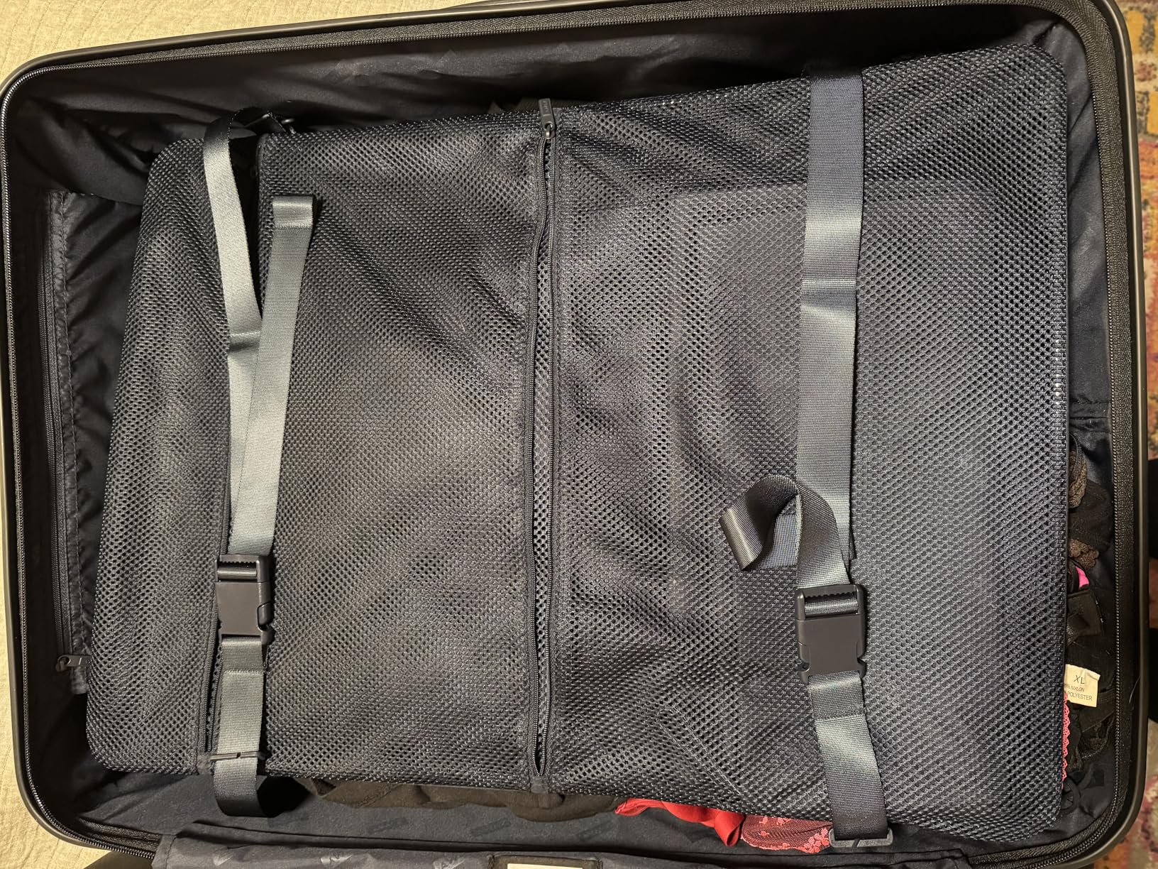 Away Large Checked Luggage - 29-Inch Lightweight Hardside Suitcase with Four WhisperGlide 360 Spinner Wheels, Interior Compression System, TSA-Accepted Lock - Jet Black customer photo 2
