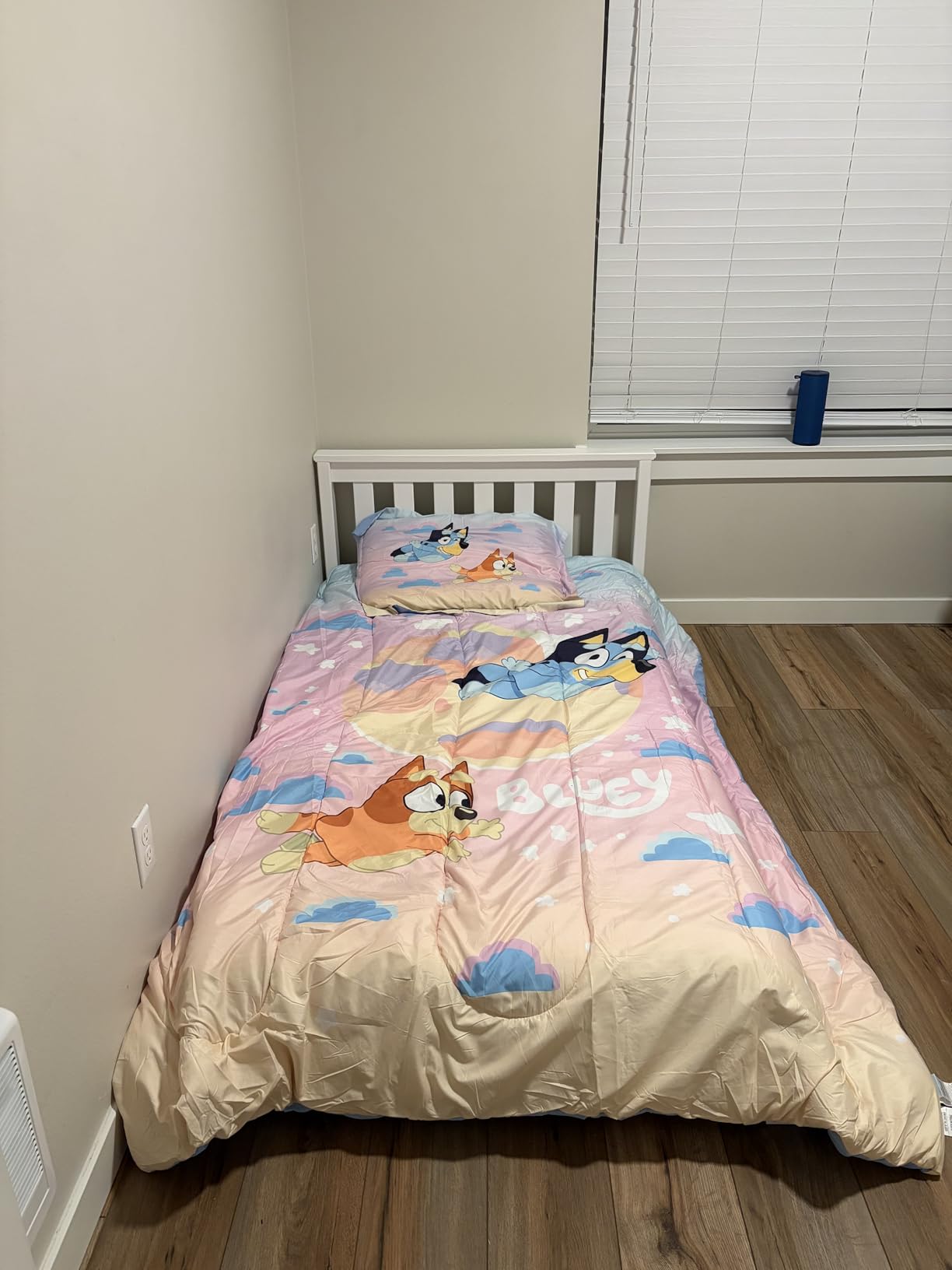 Max & Lily Classic Twin Floor Bed, 79.75 Inches, Solid Wood Low Bed Frame for Kids, Modern Floor Bed for Bedroom, White customer photo 1