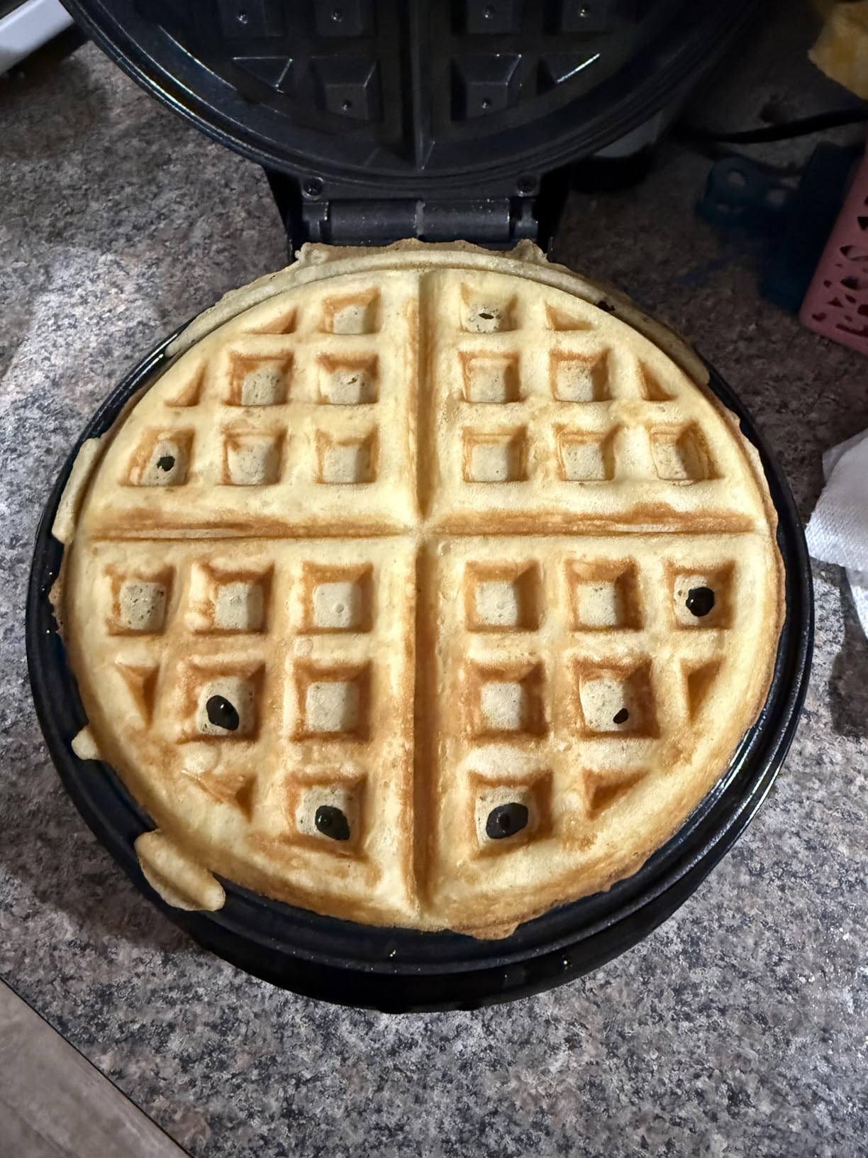 Amazon Basics Waffle Iron, Mini Belgian Waffle Maker with Round 8-Inch Ceramic Nonstick Plate, Adjustable Browning Control, Cool Touch Handle, Vertical Storage, 8 Inches, Black customer photo 2