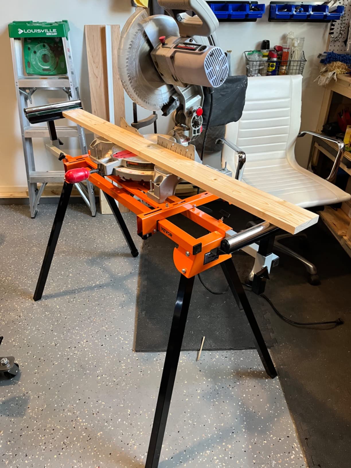 VEVOR Miter Saw Stand, 93in Collapsible Miter Saw Stand with Integral Mounting Bracket Clamp, Height and Length Adjustable, 500lbs Load Capacity with Wheels Portable Compact Folding Miter Saw Stand customer photo 1