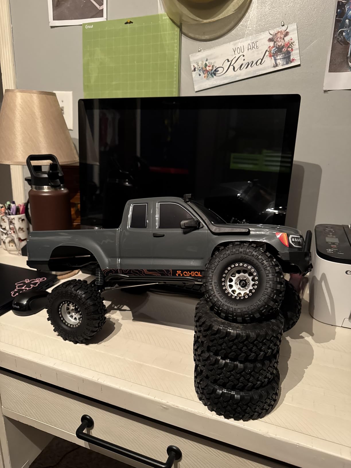 Axial RC Truck 1/10 SCX10 III Base Camp 4X4 Rock Crawler Brushed RTR, Gray customer photo 2