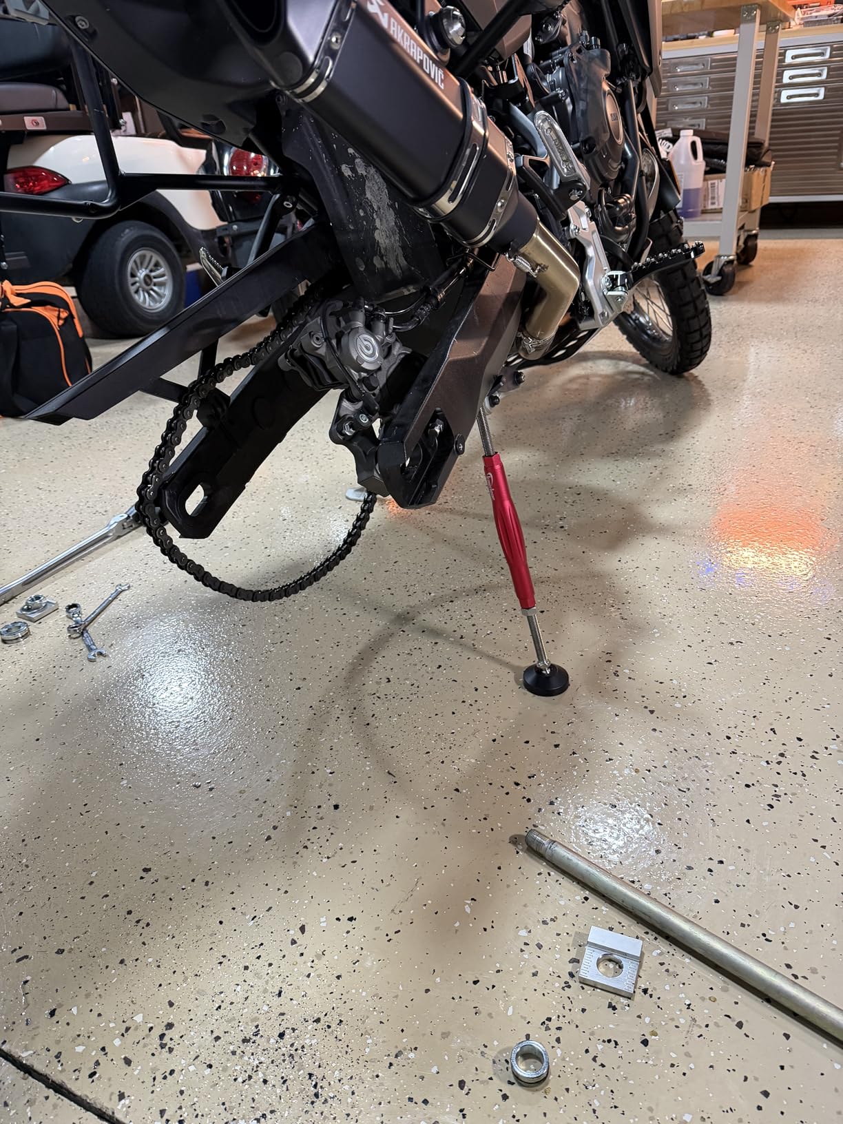 KAEDEAR Motorcycle Maintenance Stand with Brake Holder, Aluminum, Easy Wheel Rotation, Easy Turn, Ergonomic, For Chain Cleaning, Lubrication and Service, Grip Stand KDR-ST1 (Black) customer photo 1