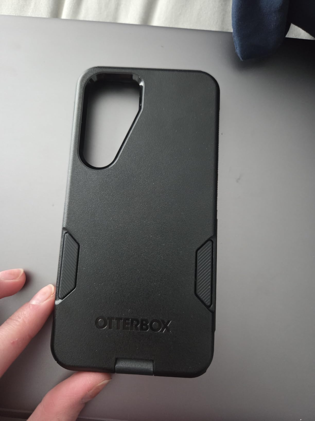 OtterBox Samsung Galaxy S25 Commuter Series Case - Black customer photo 1