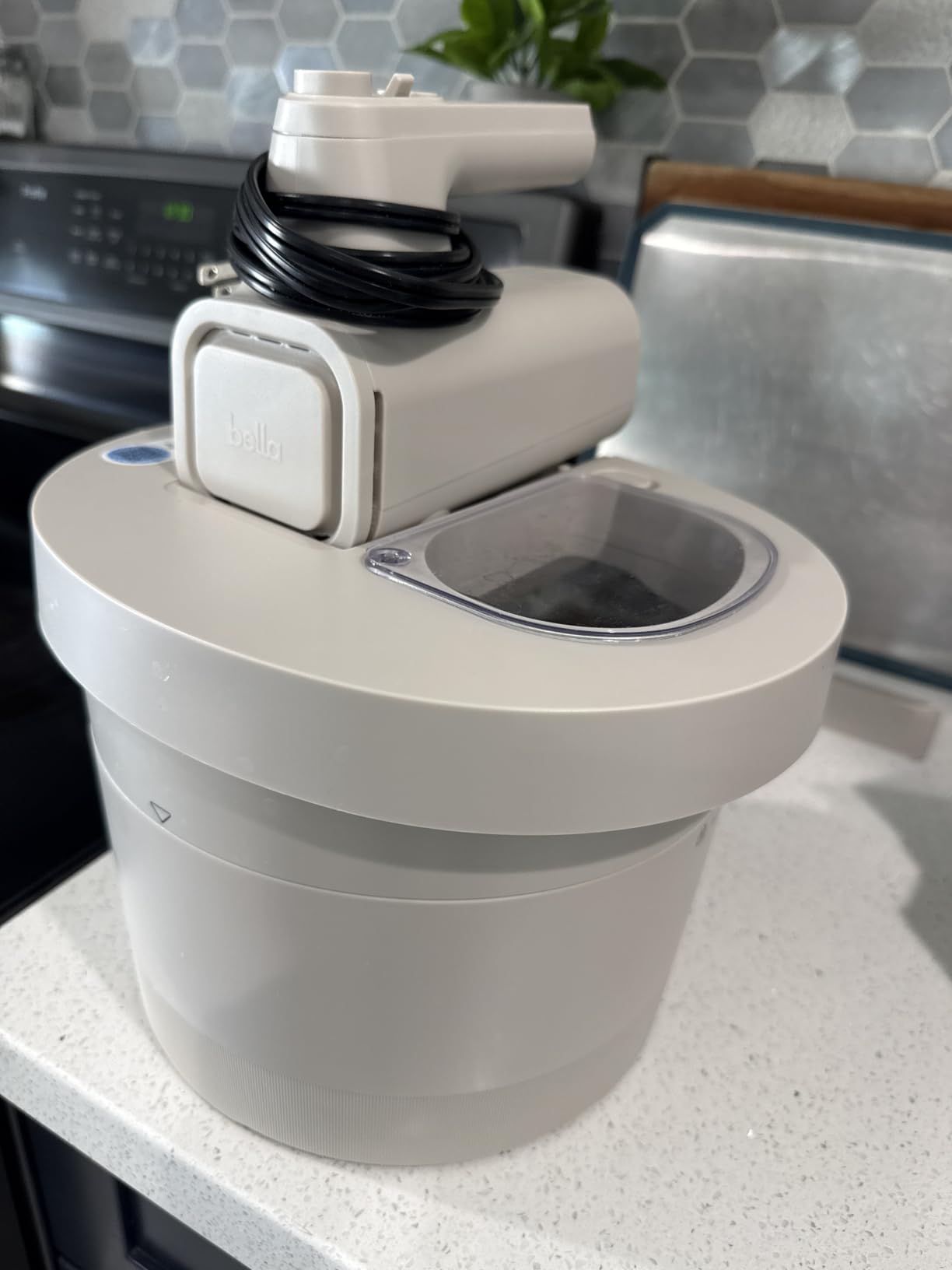 3.5 Qt Hand & Stand Mixer, 2 in 1 Electric Mixer with Bowl, Dough Hook, Whisk & Egg Beater, Multifunctional Handheld Mixer for Baking, 200 Watt, Plum customer photo 2