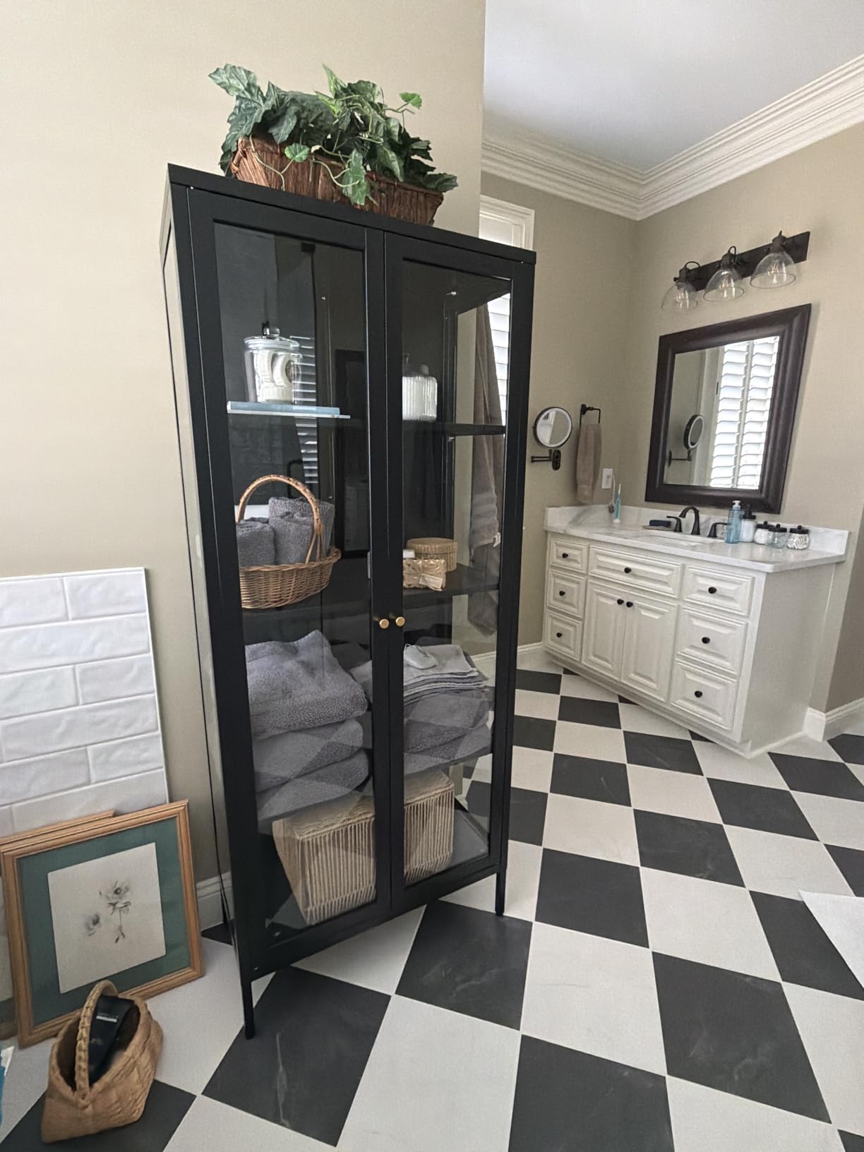 UNICOLY Display Cabinet with Glass Doors, Glass Display Cabinet with 8 Color LED Lights, Curio Display Cabinet with 3 Shelves for Living Room, Plant, Display Shelf, Assembly Required, Black customer photo 2