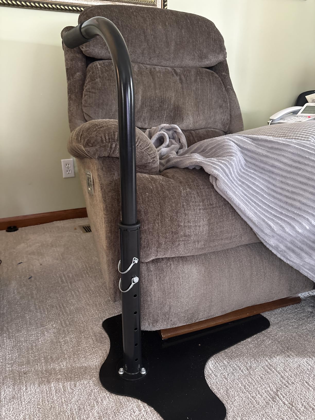 yeezoo Couch Stand Assist for Elderly, Adjustable Height Lift Stand Assist with Non-Slip Handle, Stand Assist for Couch, Sofa or Chair(300LBs Capacity) customer photo 2