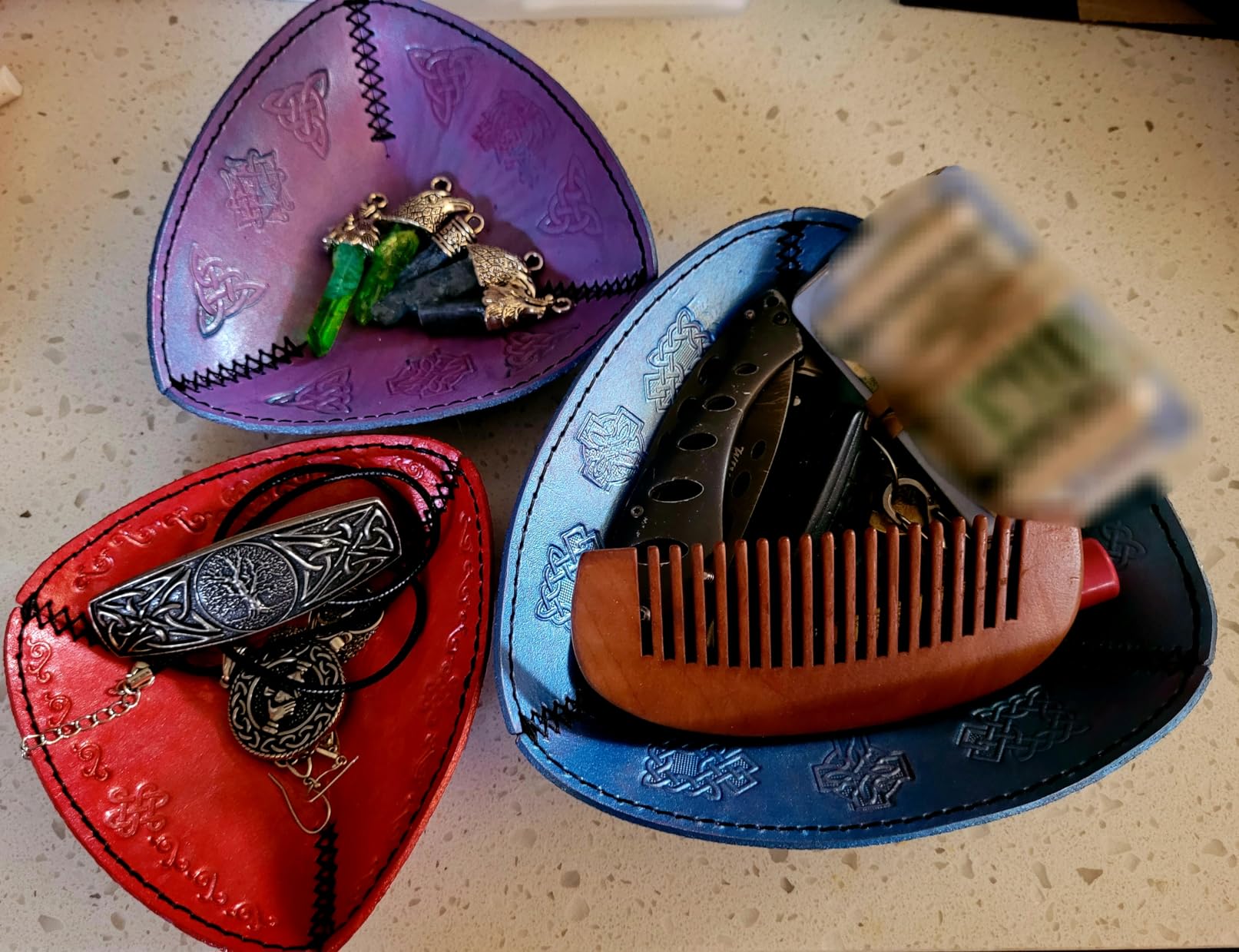 Leather Crafting Kit: Leather Working Tools and Supplies for DIY Craft Beginners Stamping Dyeing Carving Sewing Edge Sealing with Video Tutorials for Earrings Wallet Keychain Wristband Bookmark customer photo 2