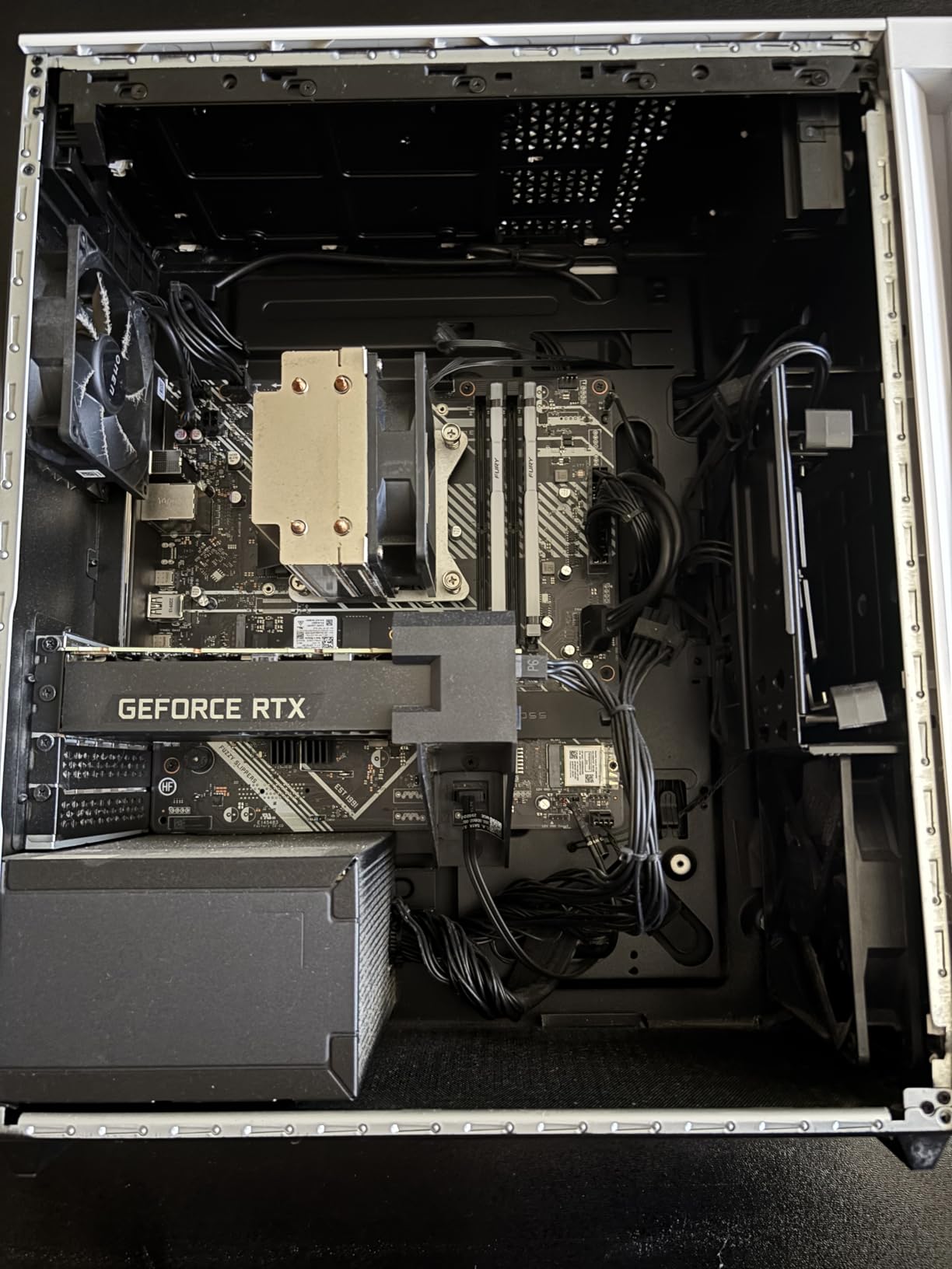 GIGABYTE GeForce RTX 5070 WINDFORCE OC SFF 12G Graphics Card, 12GB 192-bit GDDR7, PCIe 5.0 customer photo 2