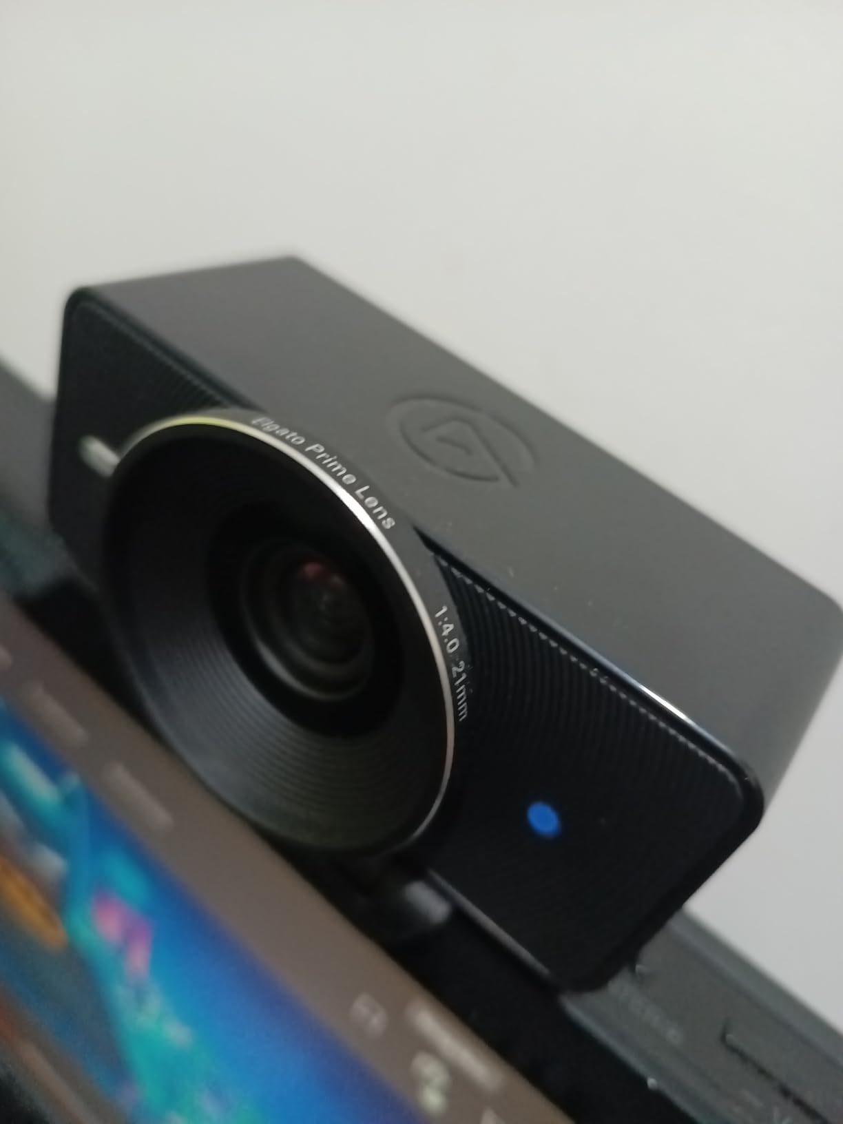 Elgato Facecam 4K - 4K60 Studio Webcam, DSLR-Like Control, Cinematic Effects, 49mm Lens Filters, HDR, Uncompressed Video, Optimized Focus Area | USB-C for PC & Mac | Sony Sensor, 49mm Lens Filter Support, Cinematic Effects, No Compression, Works with OBS/Zoom/Teams customer photo 2