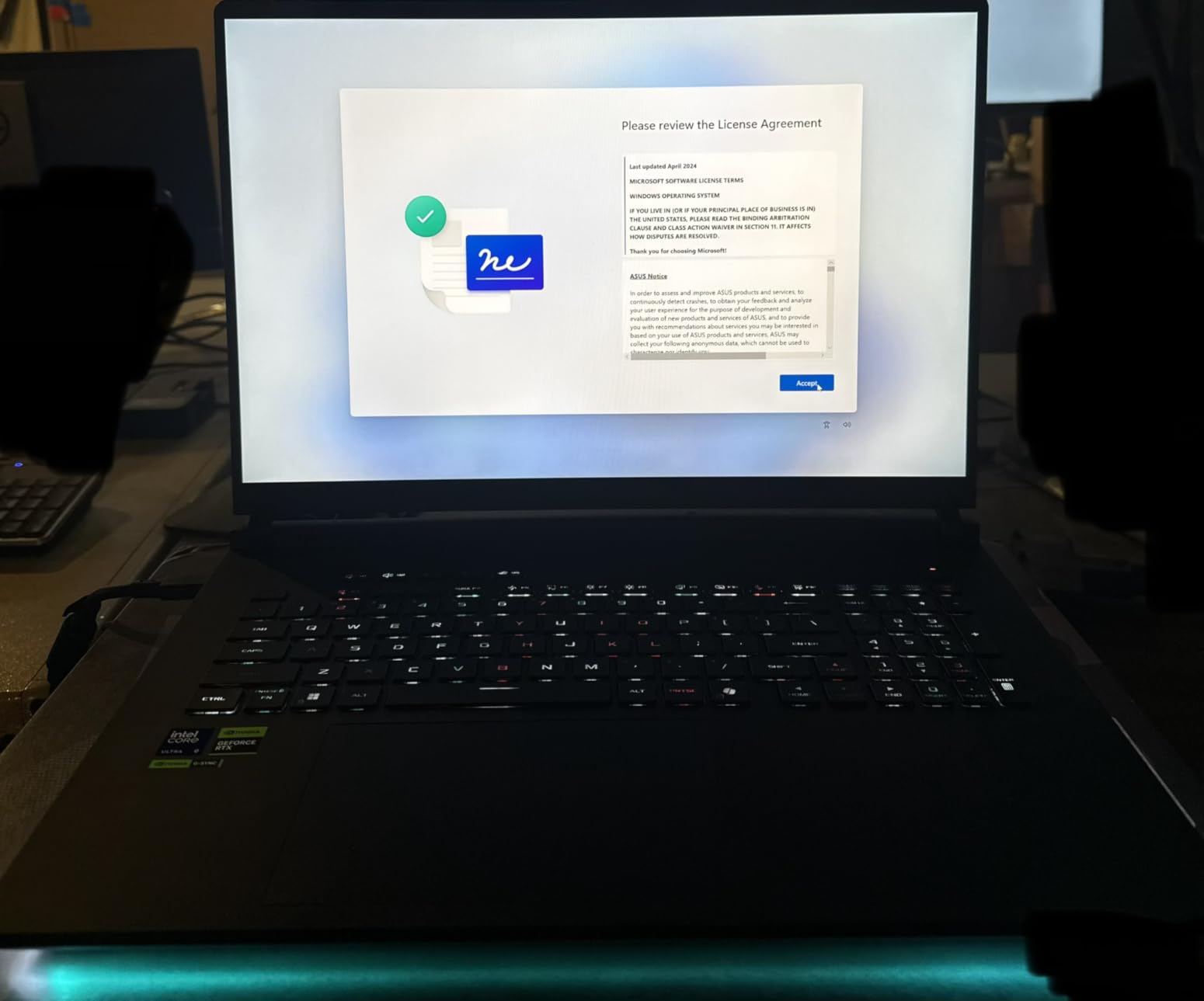 ASUS ROG Strix SCAR 18 (2025) Gaming Laptop, 18