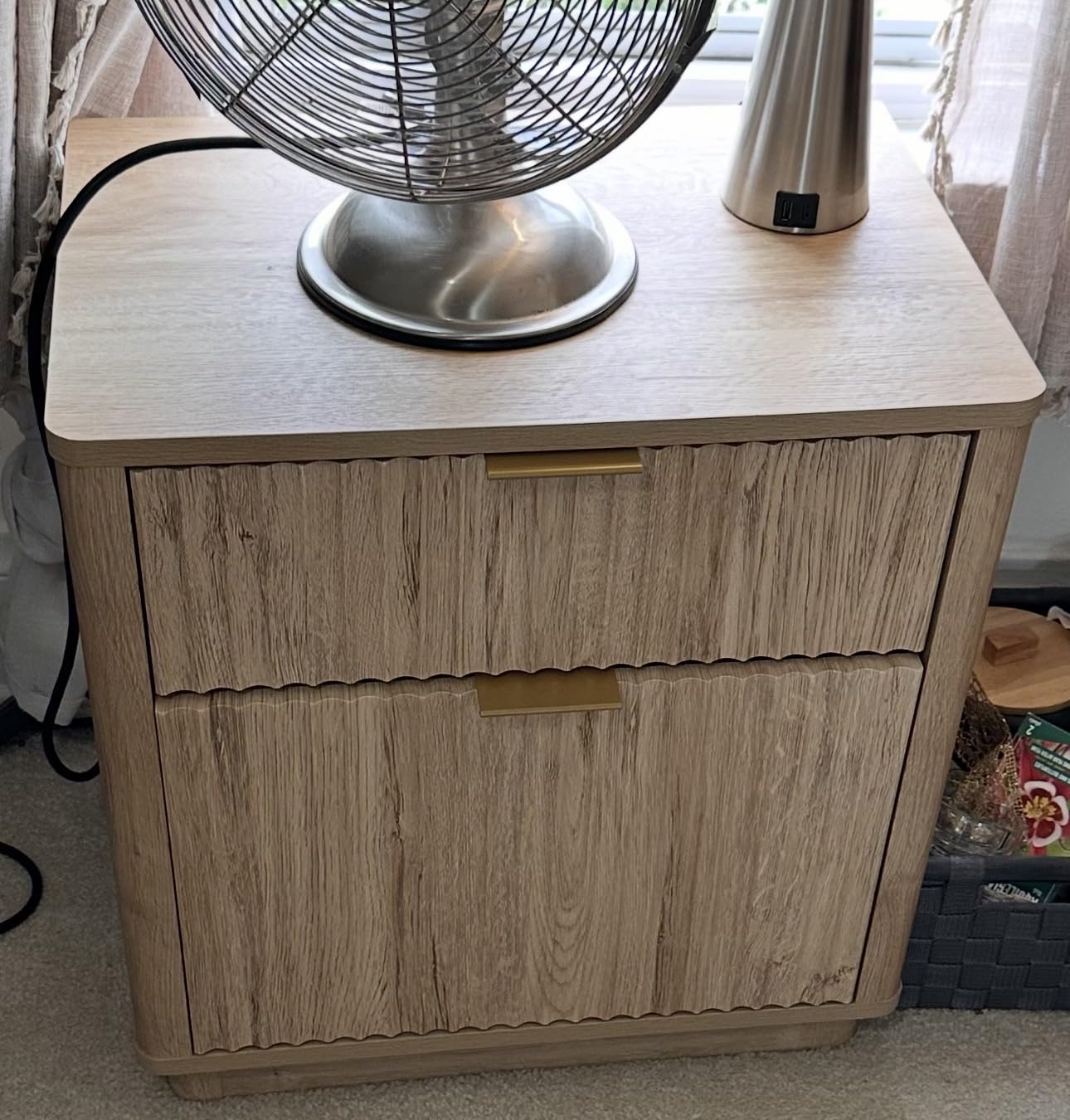 T4TREAM 23'' Fluted Nightstand with Charging Station, Large 2 Drawer Side Table, Modern End Table with Storage, Mid Century Bedside Table for Bedroom, Living Room, Curved Profile, Natural Oak customer photo 1