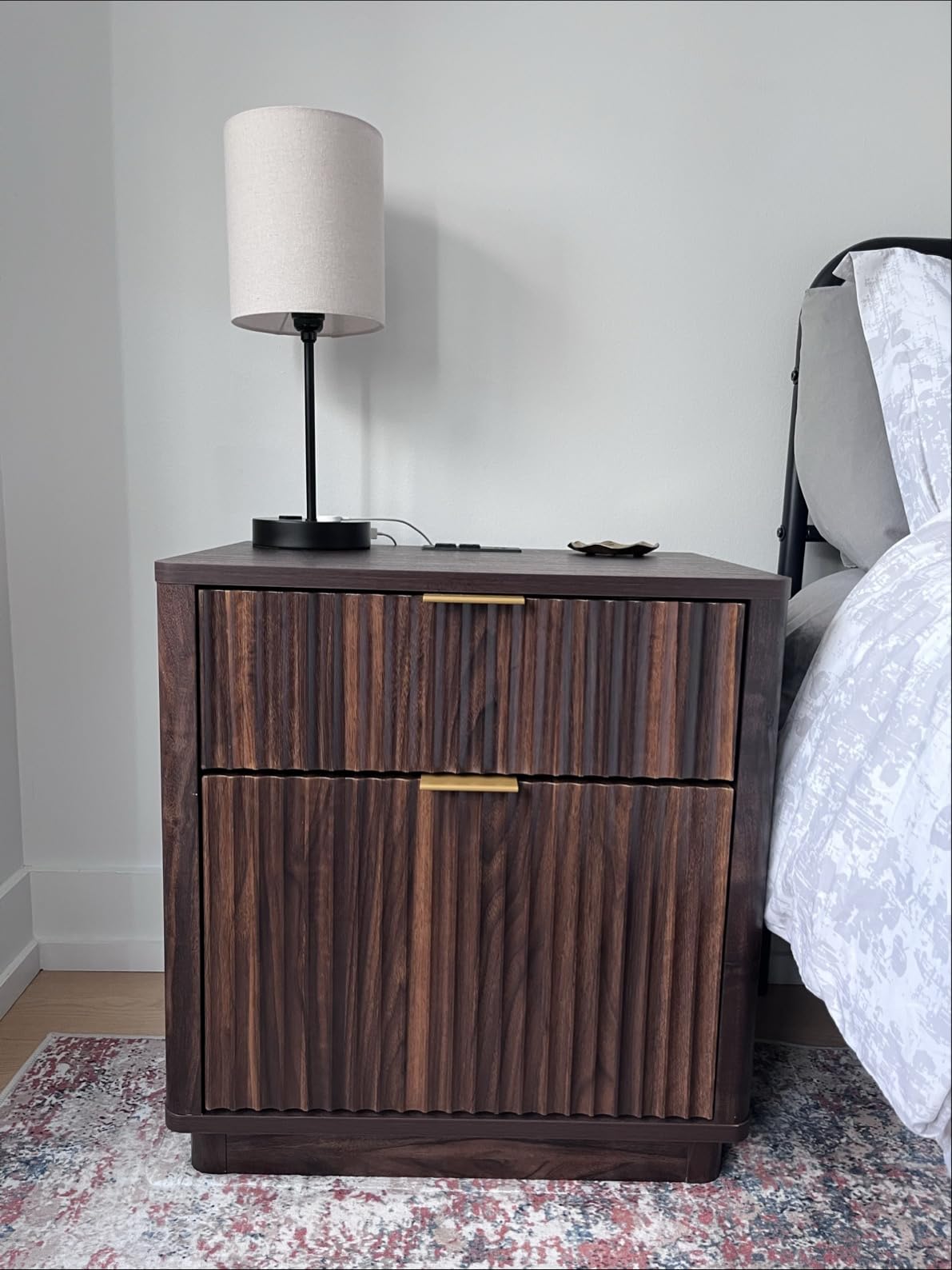 T4TREAM 23'' Fluted Nightstand with Charging Station, Large 2 Drawer Side Table, Modern End Table with Storage, Mid Century Bedside Table for Bedroom, Living Room, Curved Profile, Natural Oak customer photo 2