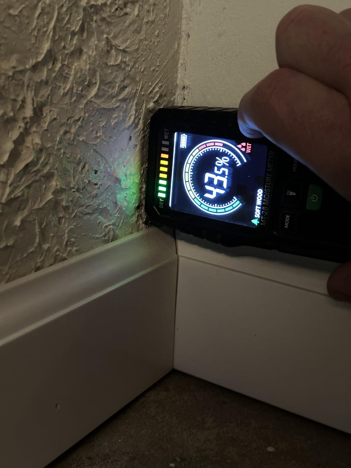 RDINSCOS 2-in-1 Pin & Pinless Moisture Meter | Digital Moisture Detector, For Wood, Drywall & Building Materials, Adjustable Alarm Threshold, 3-Color Indicator customer photo 2