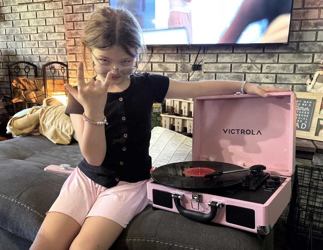 Victrola Journey II (2025 Model) Bluetooth Suitcase Record Player with Enhanced Bass, 3-Speed Turntable customer photo 1
