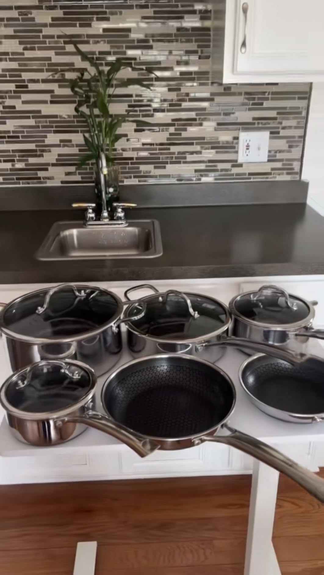 SNOWCLAD Pots and Pans Set Non Stick, 10 Pcs Hybrid Stainless Steel Cookware Sets, Non Stick Frying Pans, Saucepans, Saute Pan & Stock Pot, PFOA Free Kitchen Skillet, Induction Compatible customer photo 2