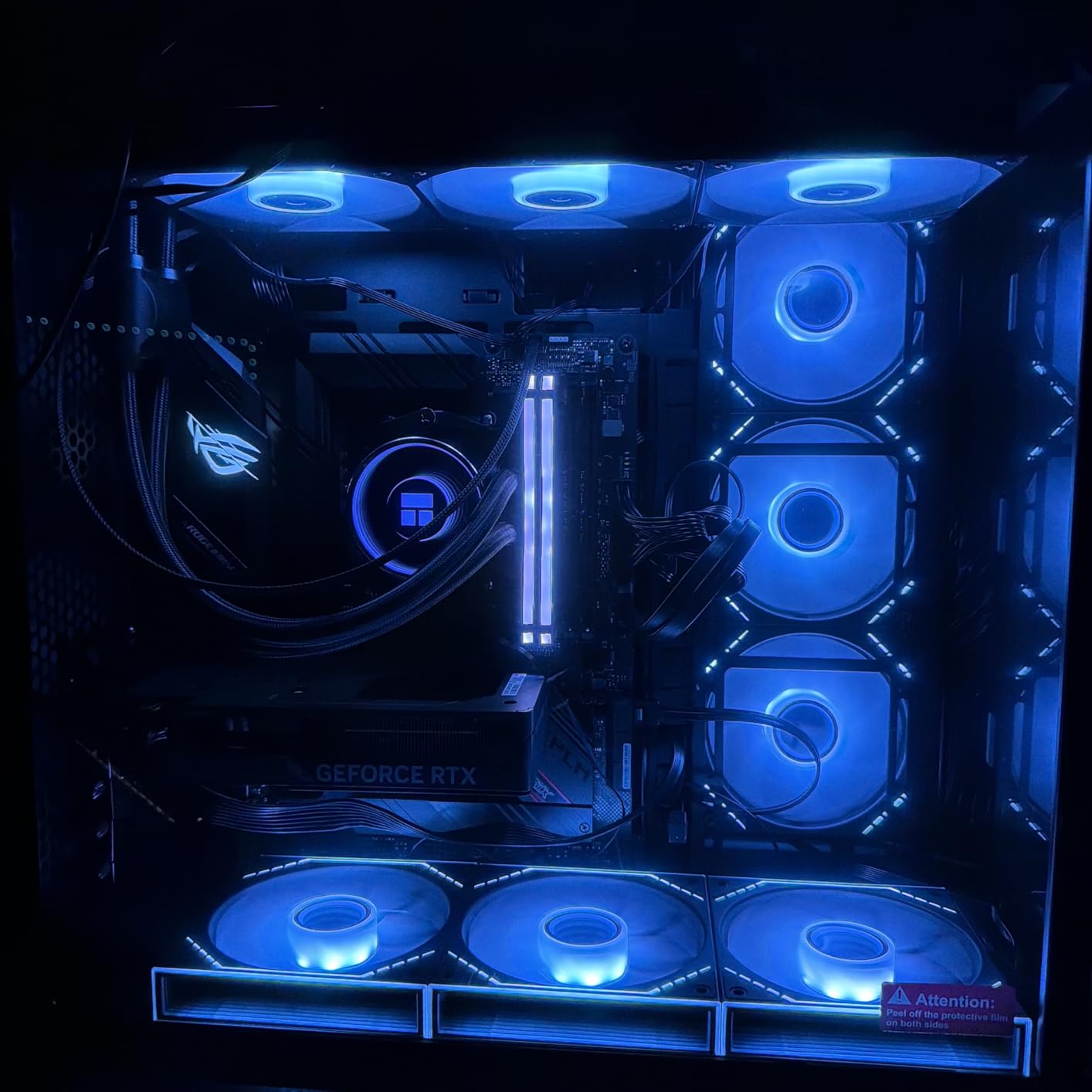GIGABYTE GeForce RTX 5060 WINDFORCE OC 8G Graphics Card, 8GB 128-bit GDDR7, PCIe 5.0 customer photo 1