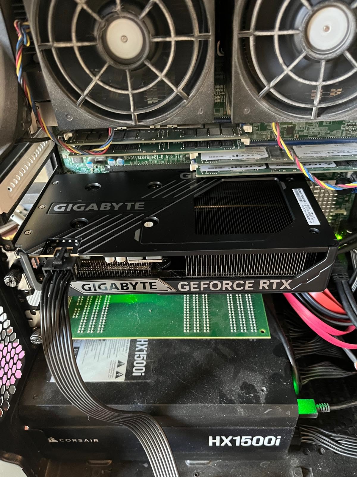 GIGABYTE GeForce RTX 5060 WINDFORCE OC 8G Graphics Card, 8GB 128-bit GDDR7, PCIe 5.0 customer photo 2