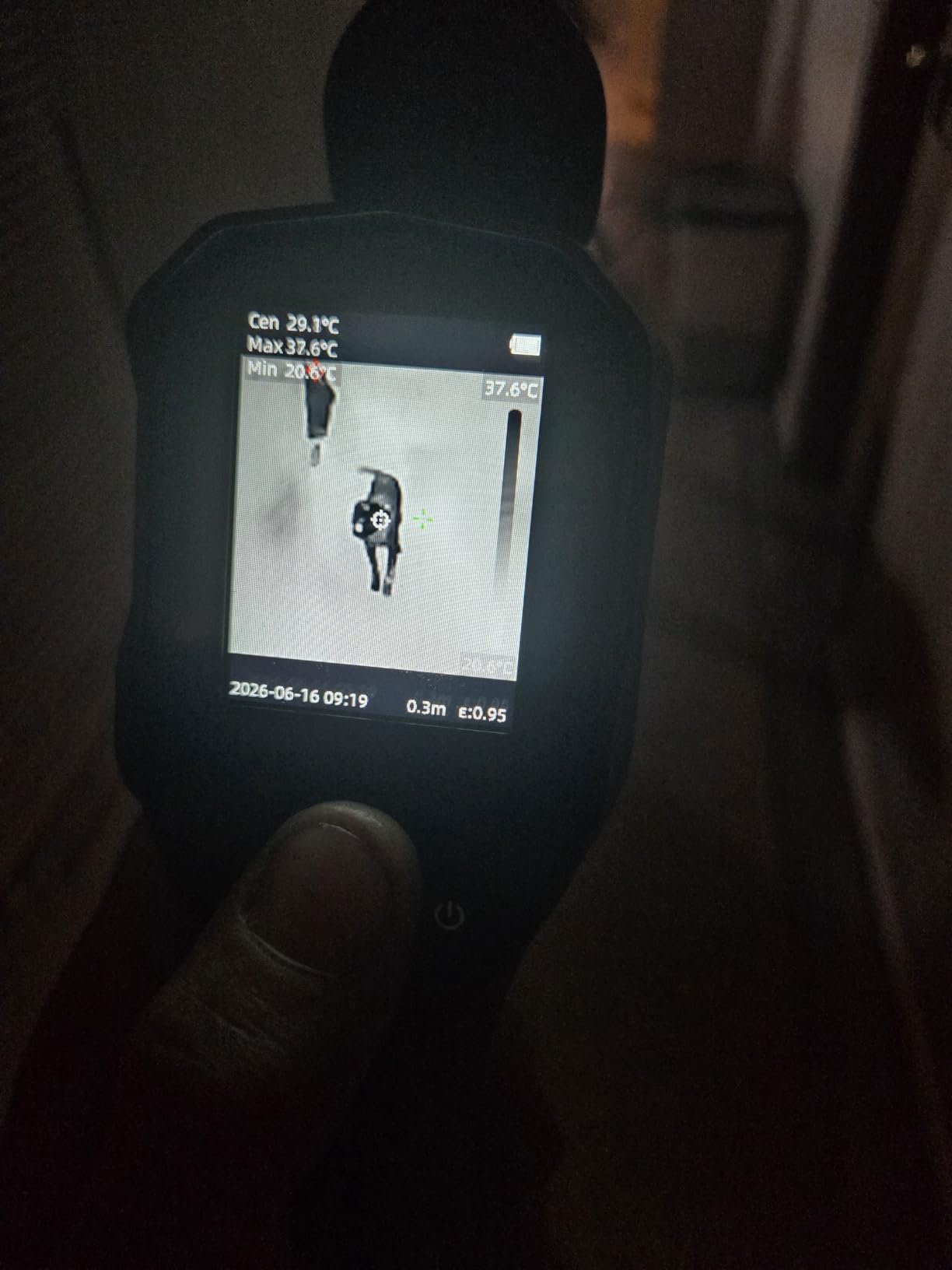 Thermal Camera, 240 x 240 TISR Resolution, -4°F to 1022°F Temp Range, 25Hz Infrared Camera with Temperature Alarm, 50°FOV Handheld Thermal Imaging Camera customer photo 1