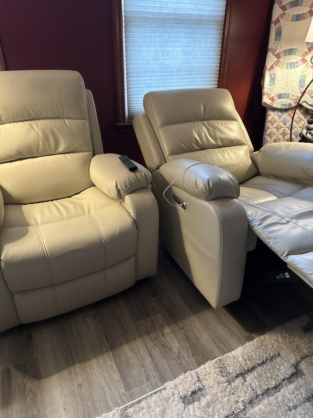 EONIX Power Zero Wall Hugger Power Recliner Chair for Small Space RV Living Room,Power Recliner with Massage and Heat, USB & USB-C Charging Ports, SXXY003992, Cream White customer photo 1