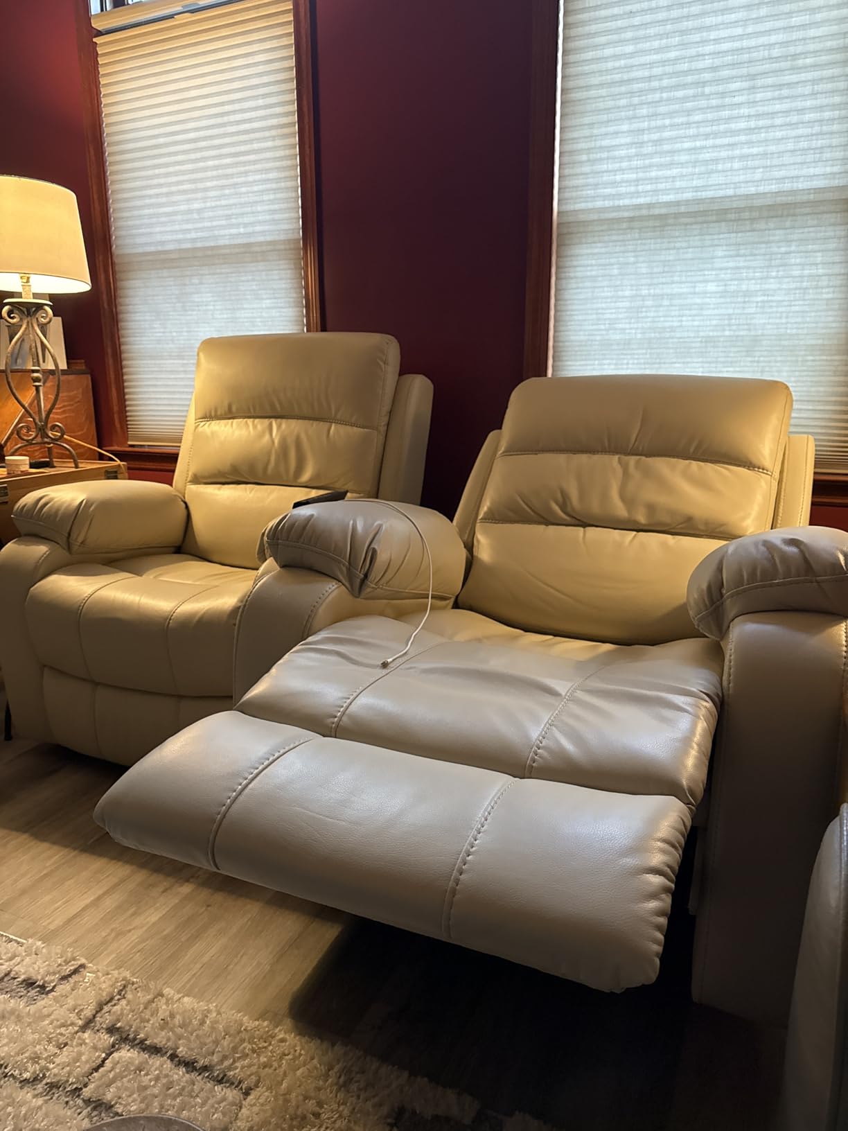 EONIX Power Zero Wall Hugger Power Recliner Chair for Small Space RV Living Room,Power Recliner with Massage and Heat, USB & USB-C Charging Ports, SXXY003992, Cream White customer photo 2