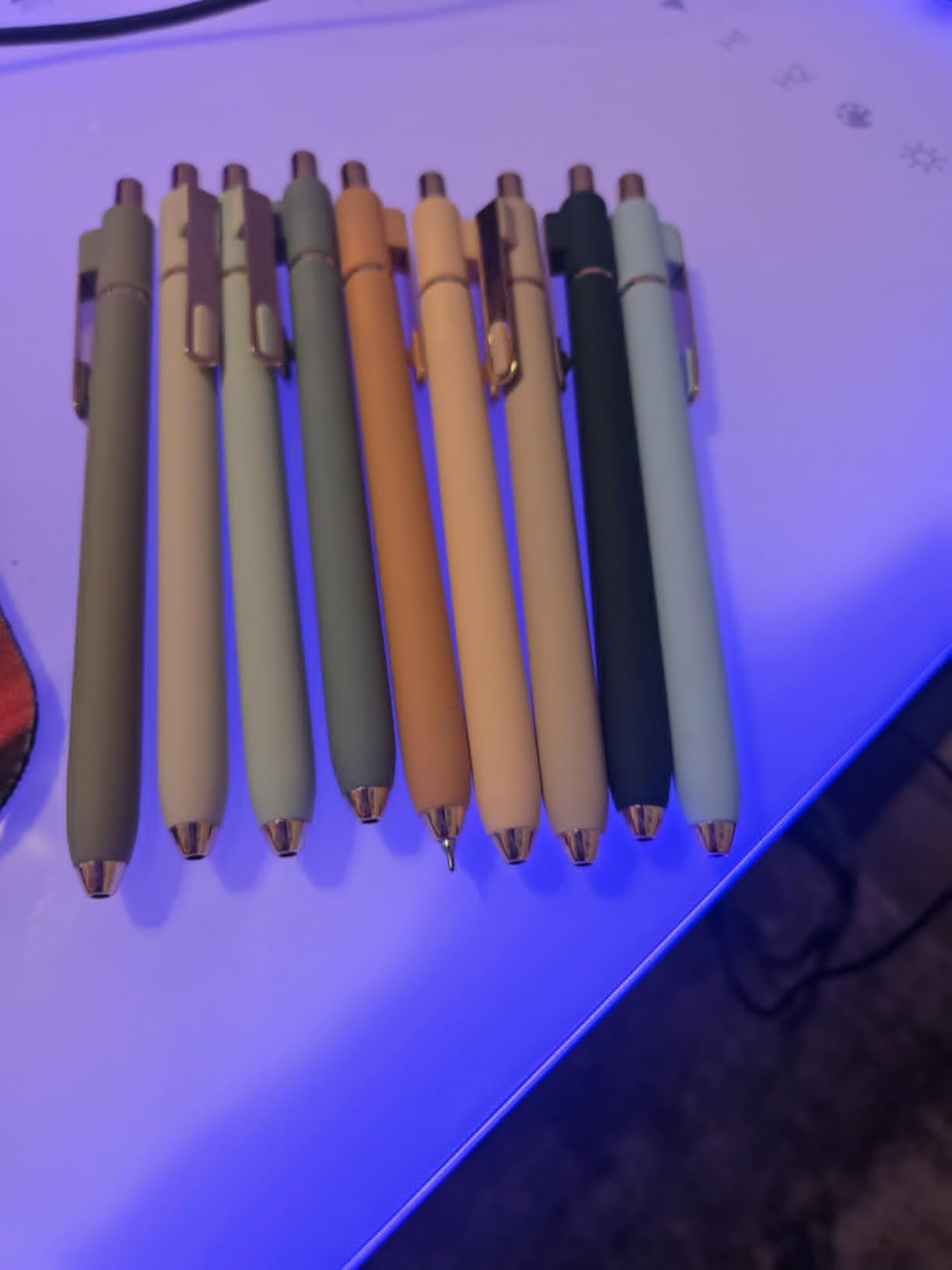 Linbsunne Gel Pens Black Ink Pens for Office 0.5mm Fine Point Pen Smooth Writing Retractable (Metal gold clip-10 pcs) customer photo 1