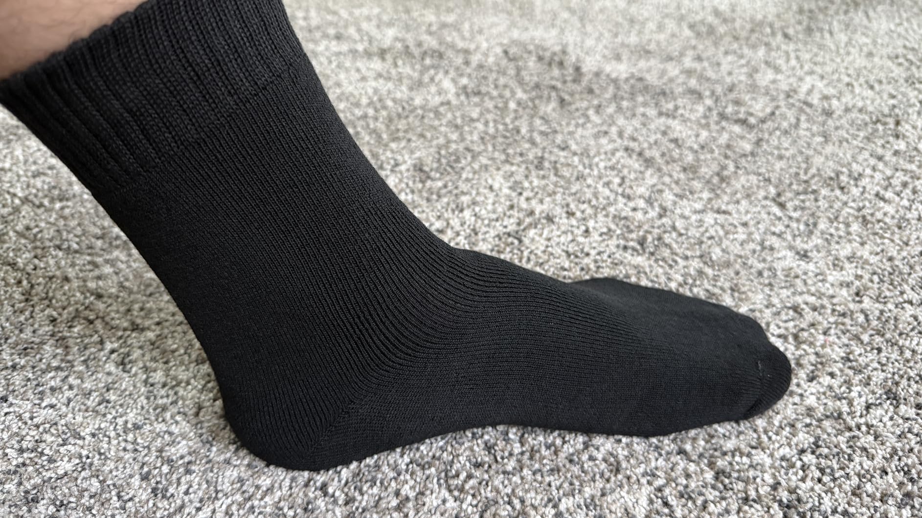Heated Socks for Men Women with App Control, 8000mAh Rechargeable Batteries for Up to 10 Hours of Heat, 360° Heating, Washable Winter Foot Warmer for Camping, Skiing, Fishing, Hunting customer photo 2