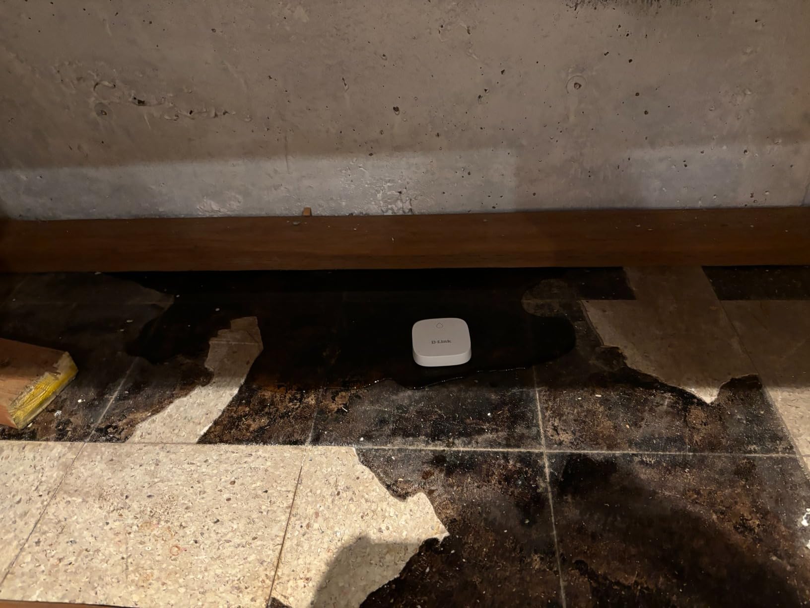 D-Link Next-Gen WiFi Water Leak Detector Starter Kit with 2 sensors, Loud 100 dB Sound Alarm, App Alert, LED Strobe Light, No Hub Required, 1000ft Ultra-Long Range (SW-A11KT) customer photo 1