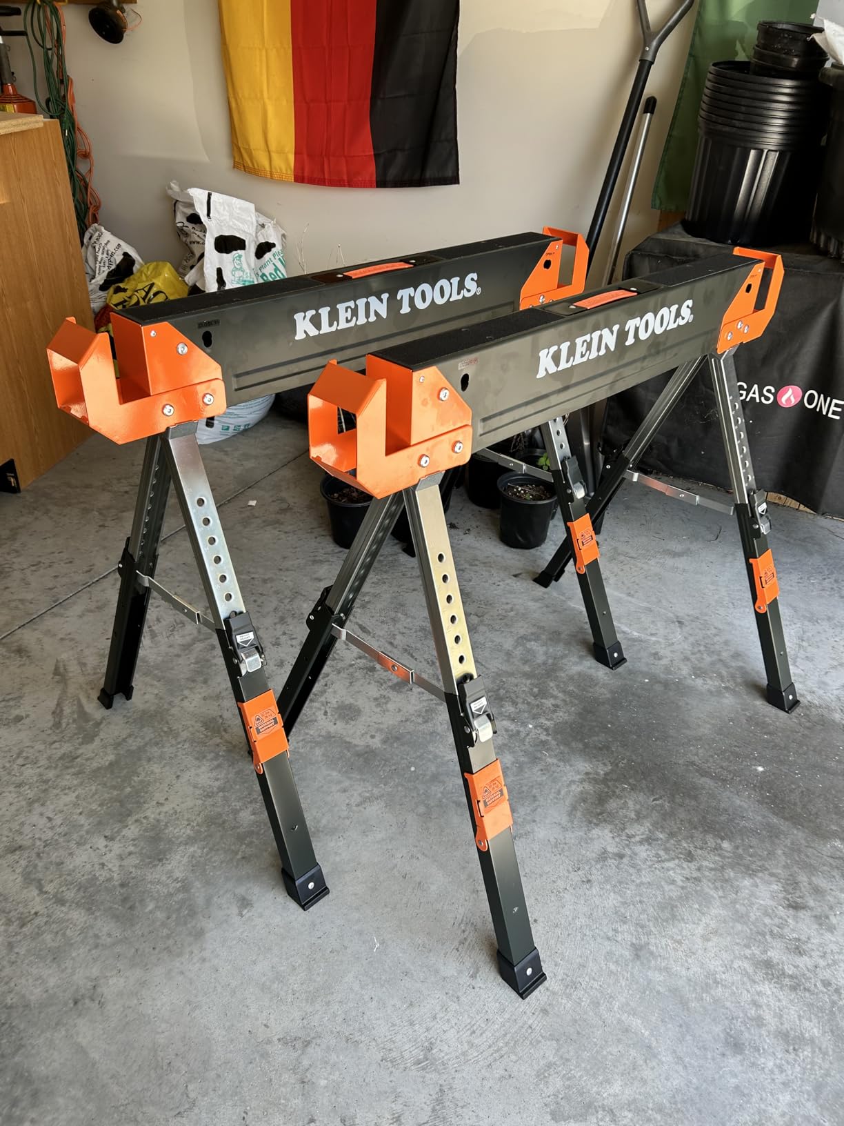 Klein Tools 66187 Folding Saw Horse, Heavy Duty Legs, Metal Saw Horse for Woodworking, Carpenters, Contractors, 2-Pack customer photo 1
