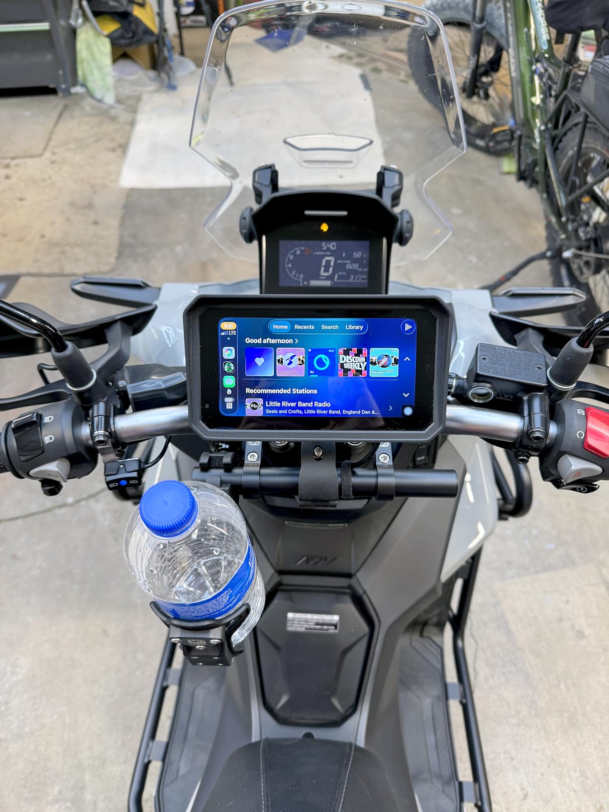 2026 YZW GPS Carplay 5 inch for Motorcycle with Wireless CarPlay & Android Auto, IP69K Waterproof Touch Screen, GPS Navigation, Supports Bluetooth, Siri/Google Voice Control, Custom Boot Logo, Bracket customer photo 1