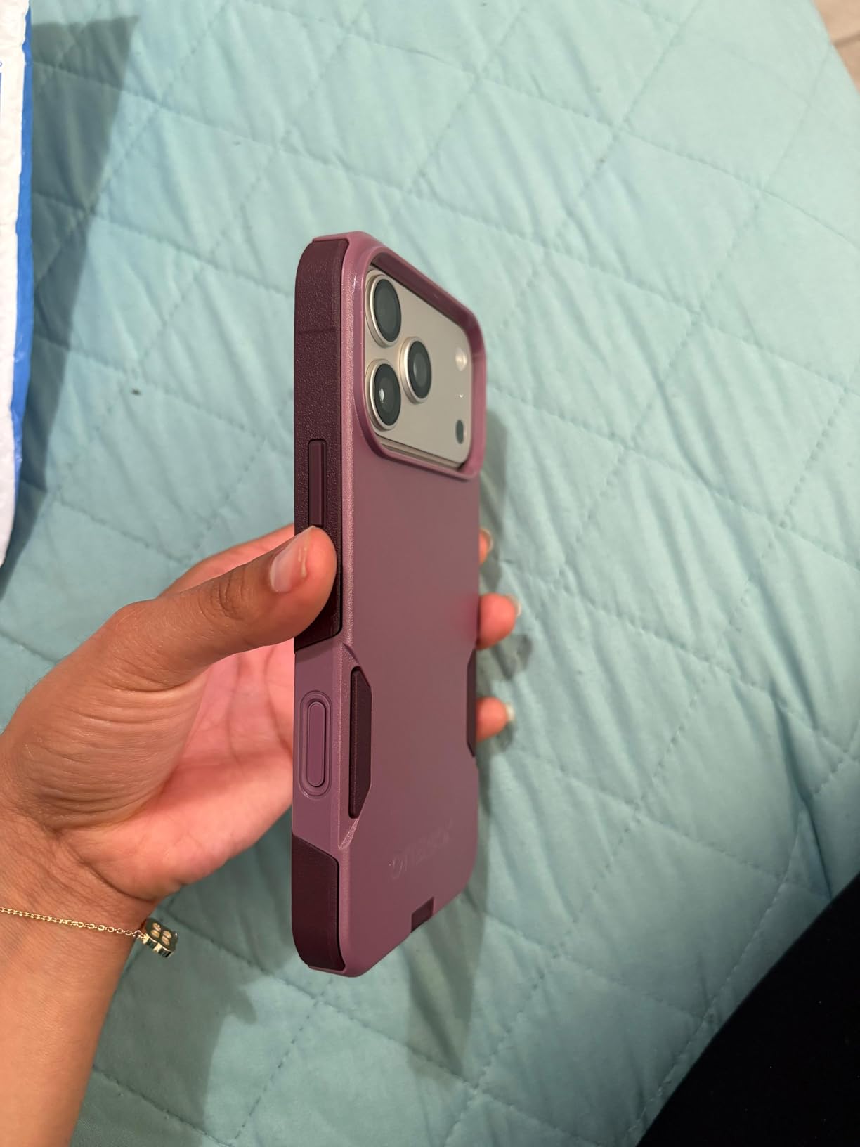 OtterBox iPhone 17 Commuter Series Case - Black - Thin & Protective iPhone Case, Dual-Layer, Impact Absorbing iPhone Case customer photo 2
