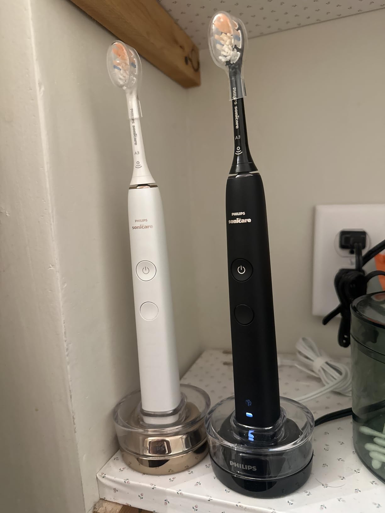 Philips Sonicare DiamondClean 9000 Electric Toothbrush - Sonic Toothbrush with App, Pressure Sensor, 12 Brushing Settings, Replacement Reminder, Charging Travel Case, White & Pink, 2-Pack, HX9912/72 customer photo 1