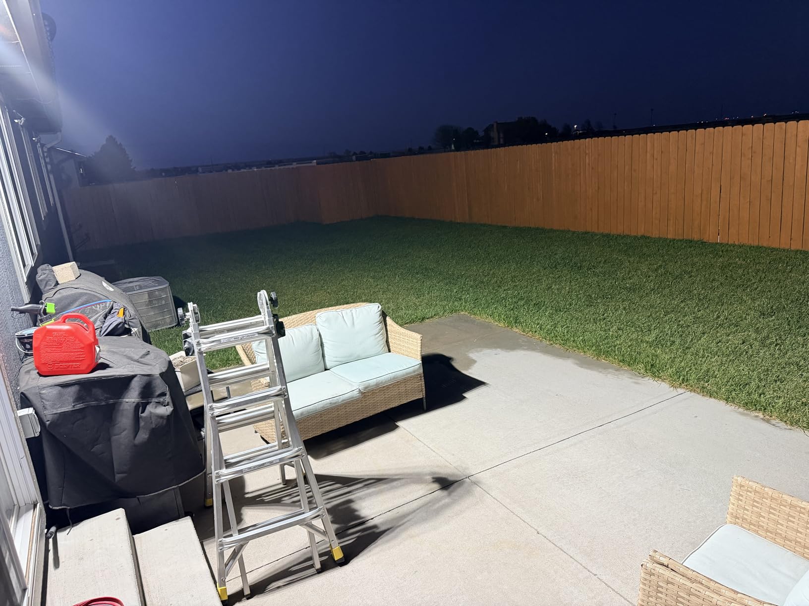Onforu 150W LED Flood Lights Outdoor, 15000LM Brightness Security Light Switch Controlled, 6500K Outside Floodlight with 5 Adjustable Heads, Waterproof Exterior Light for Yard Garage Patio customer photo 1