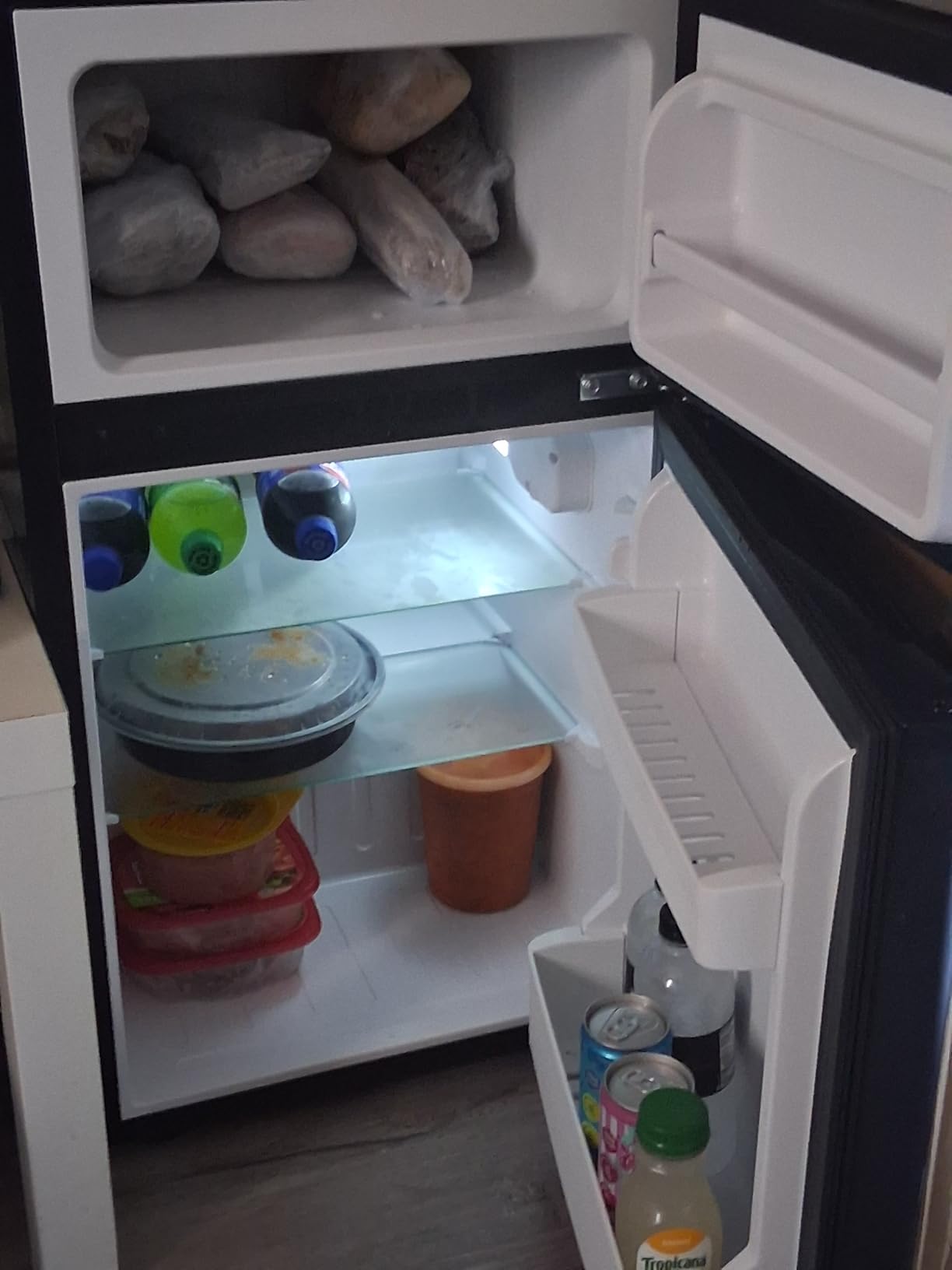 Feelfunn 3.2 Cu.Ft Mini Fridge with Freezer - 2 Door Small Refrigerator, Mini Refrigerator with Adjustable Thermostat, Removable Shelves, Mini Fridge for Bedroom, Office, Dorm, Apartment, Black customer photo 1