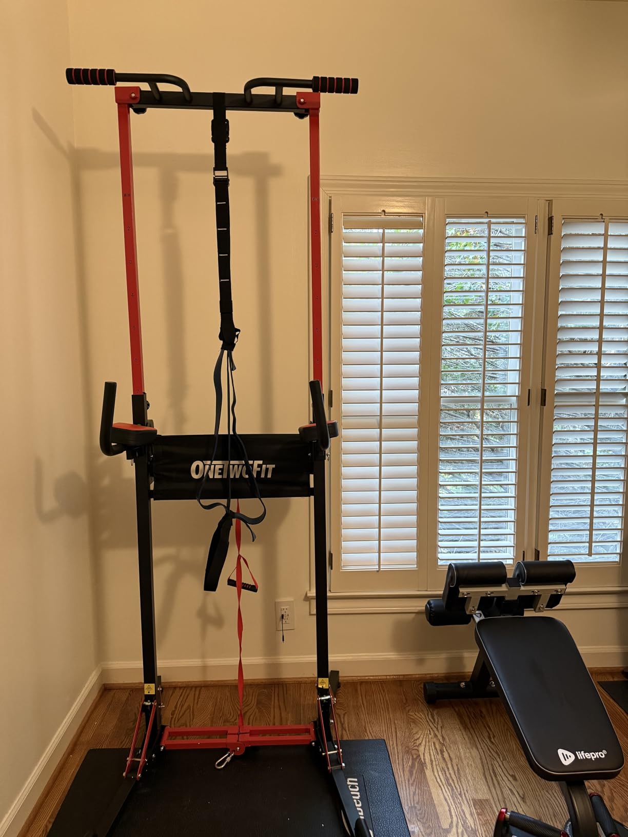 ONETWOFIT Foldable Power Tower Pull Up Bar Station, Multi-Function Adjustable Height Pull Up Dip Station for Gym Workout customer photo 2