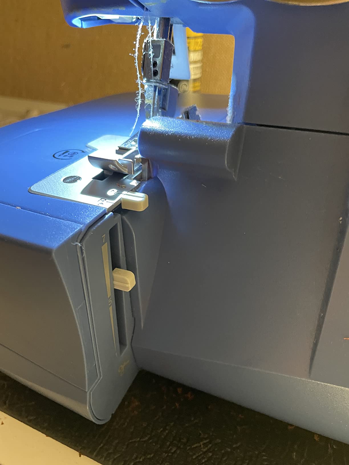 SINGER S0230 Navy Blue Overlock Serger, 2/3/4 Thread Capability, 1300 Stitches/Min, Color-Coded Threading, Differential Feed customer photo 2