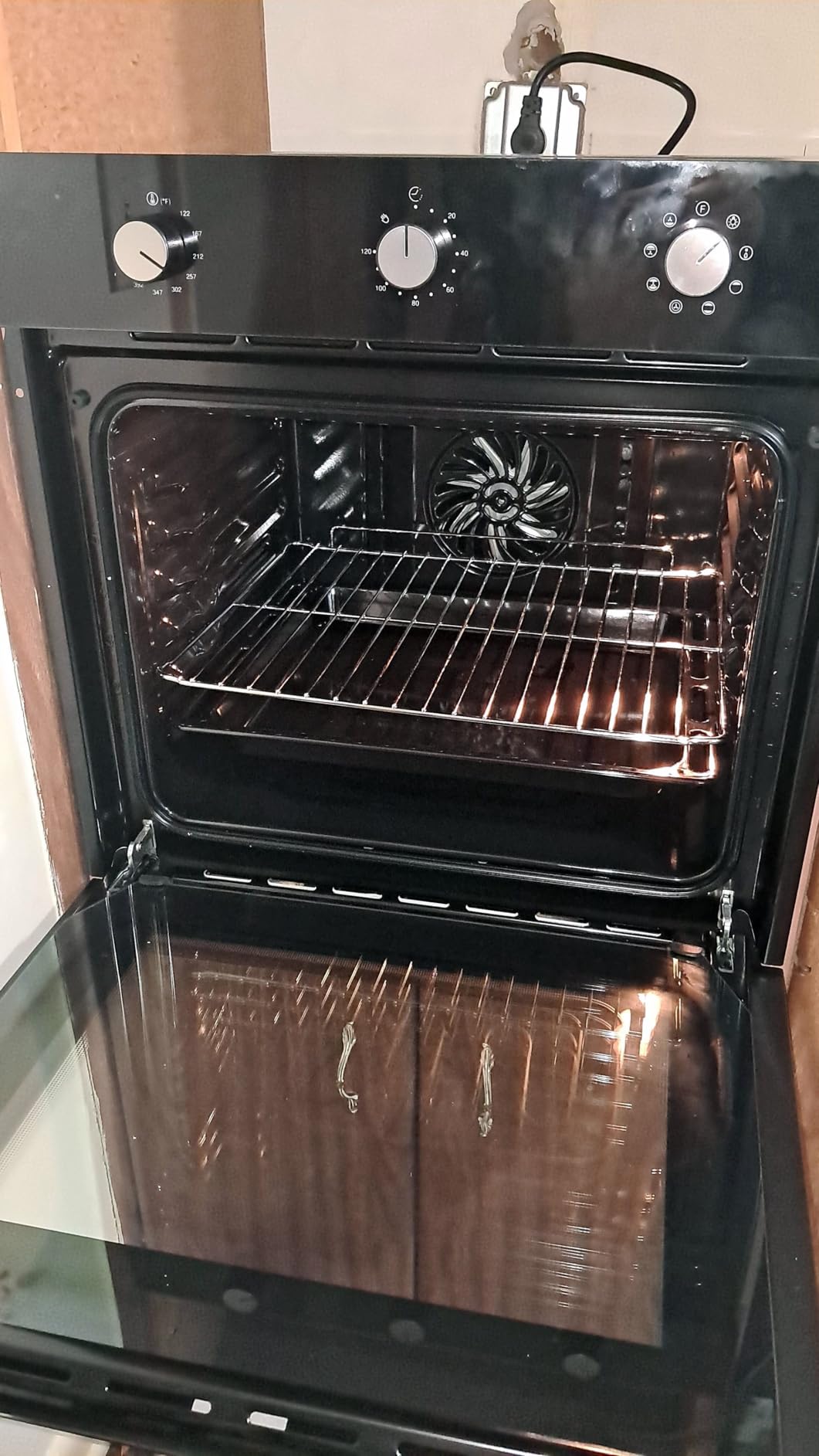 Garvee 24 Inch Built-in Electric Wall Oven, Single Convection Oven 2.5 Cu.Ft with 8 Cooking Functions, 3000W Power, Mechanical Knob Control, Black customer photo 2