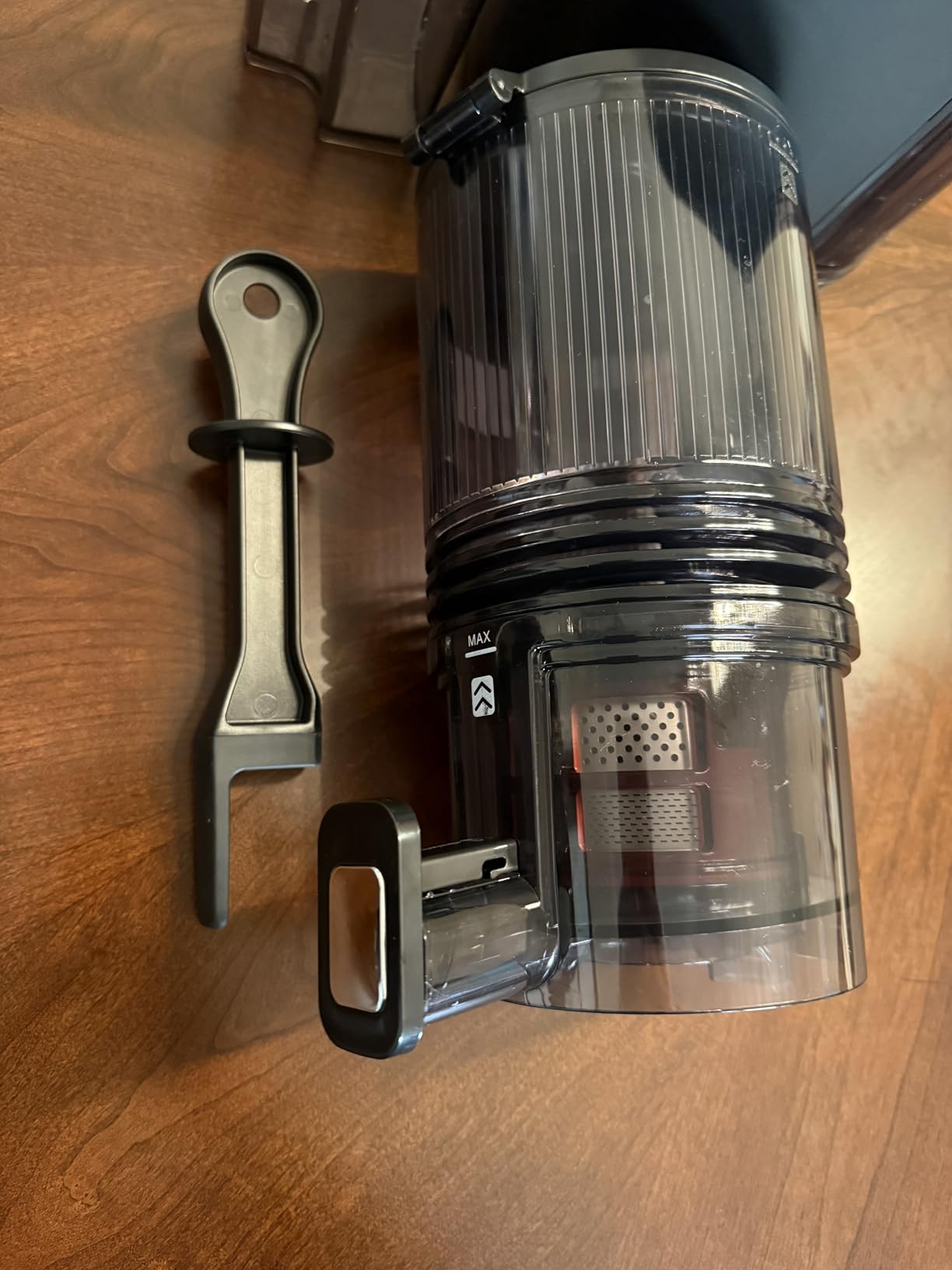 Cold Press Juicer, 5.5inch Wide Feed Chute Juicer Extractor Machine, Slow Masticating Juicer for Whole Vegetables & Fruits, Black customer photo 2